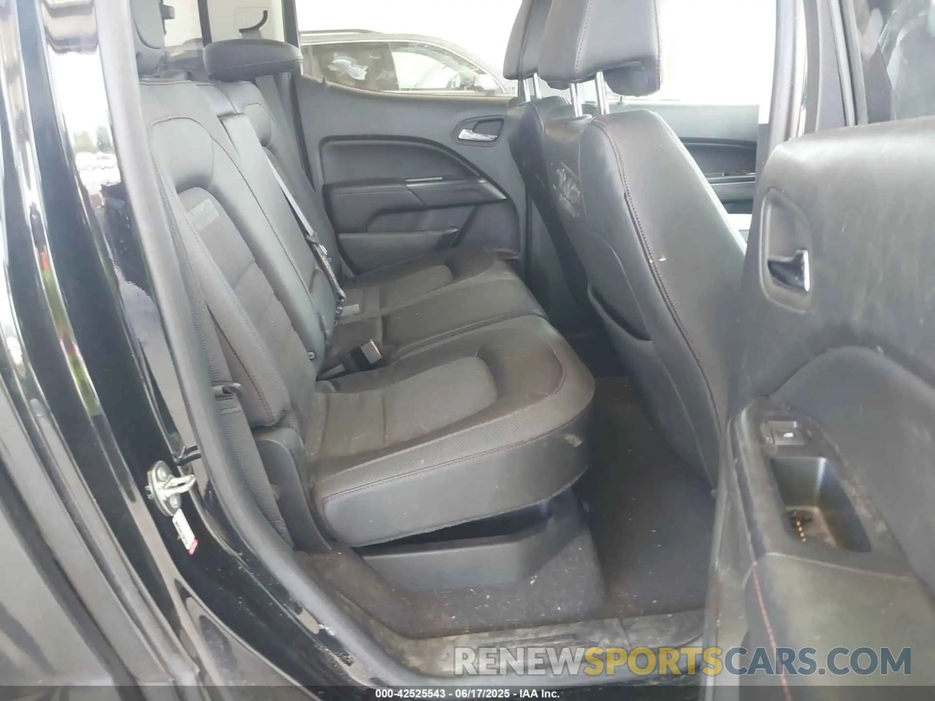 8 fotografías del automóvil dañado 1GTG6FEN7L1108389 GMC CANYON 2020