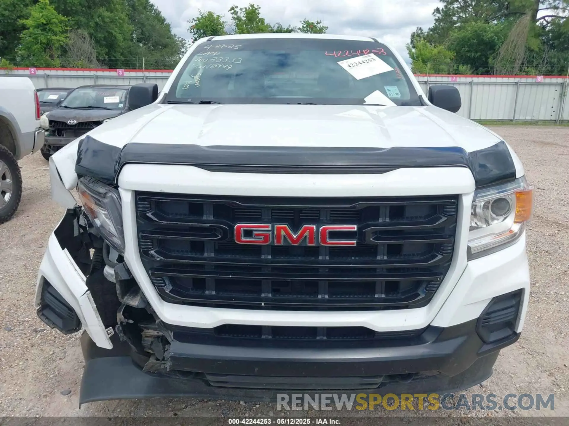 12 fotografías del automóvil dañado 1GTG5BEA0M1118949 GMC CANYON 2021