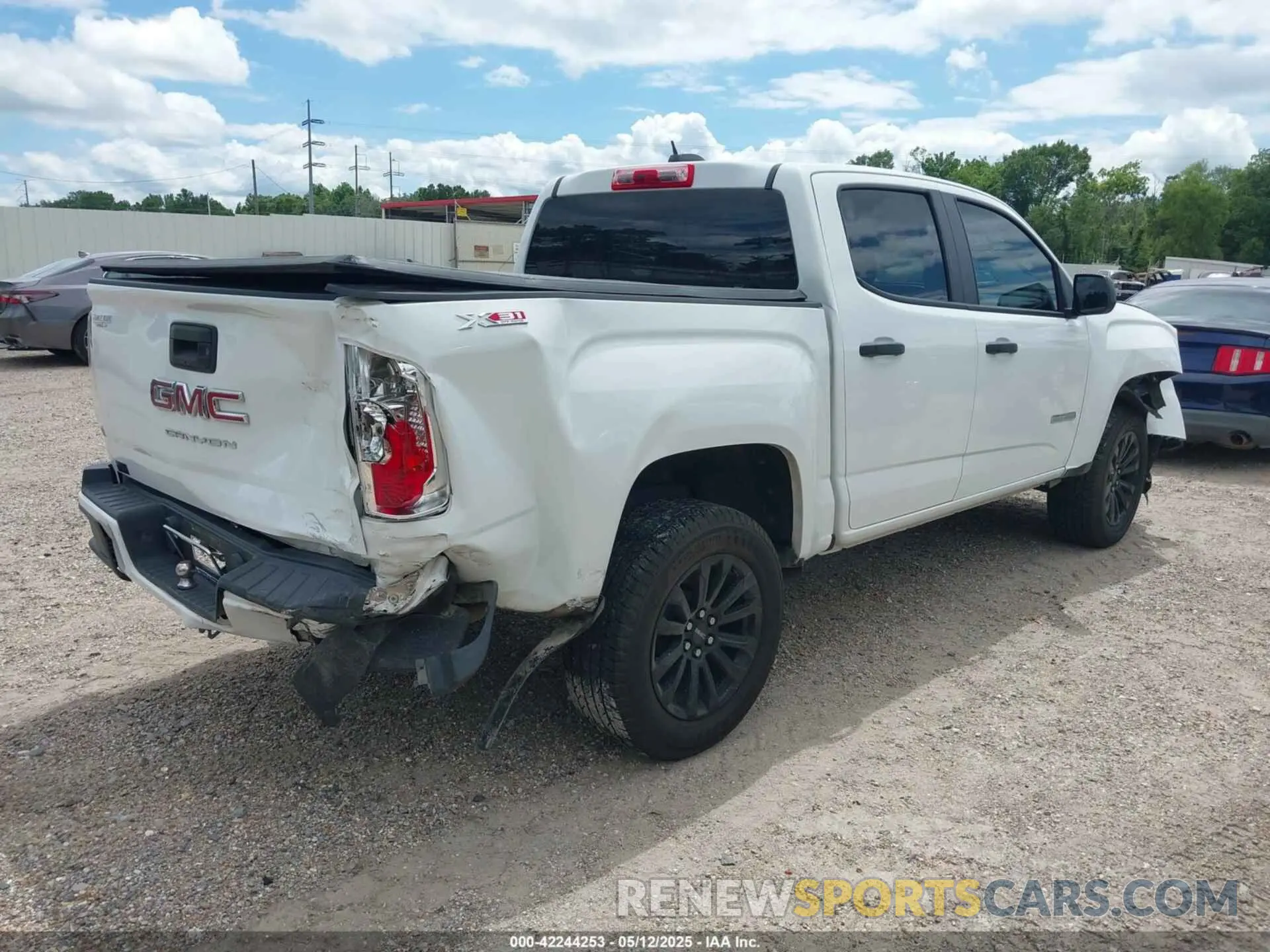 4 fotografías del automóvil dañado 1GTG5BEA0M1118949 GMC CANYON 2021