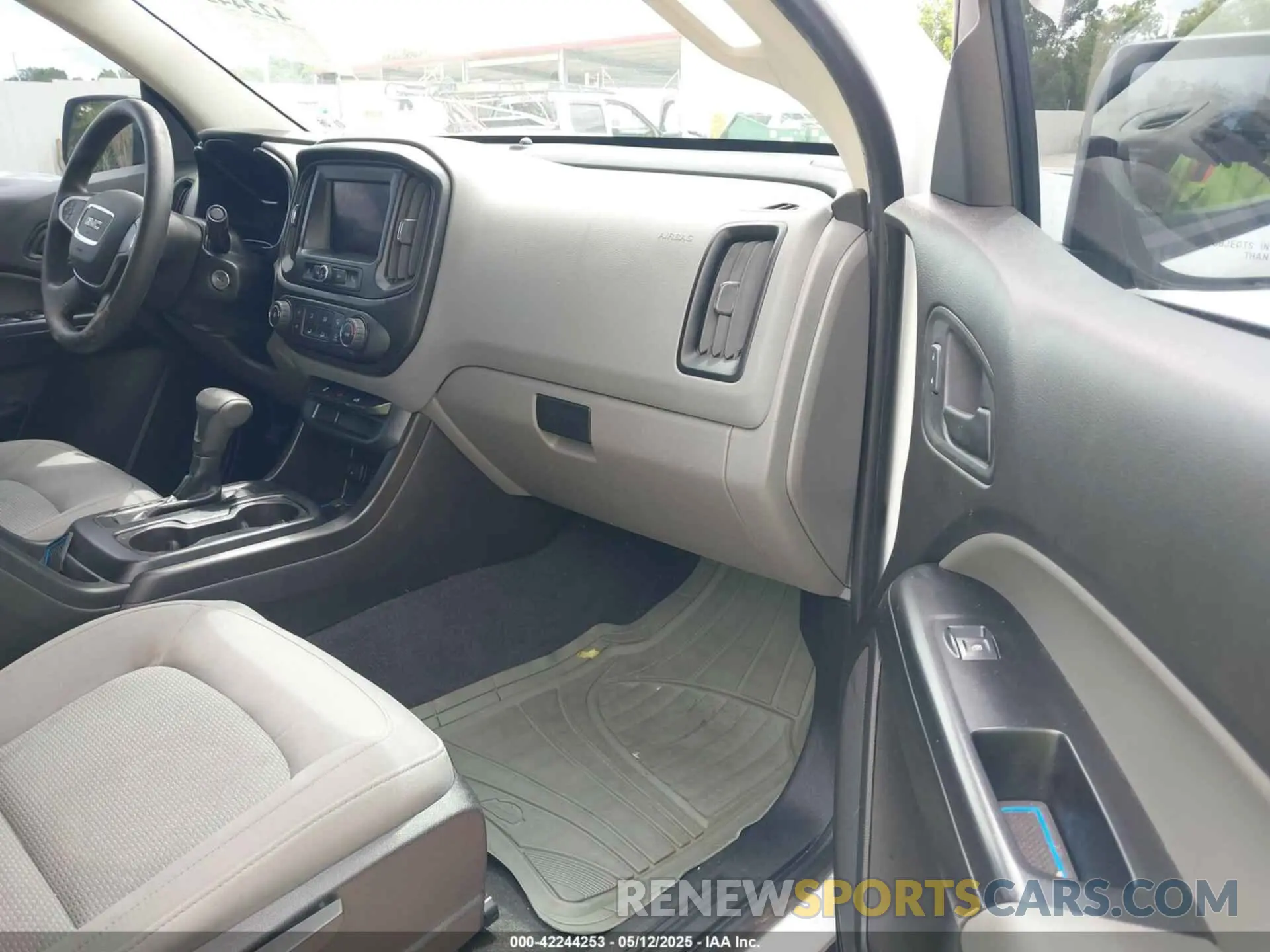 5 fotografías del automóvil dañado 1GTG5BEA0M1118949 GMC CANYON 2021