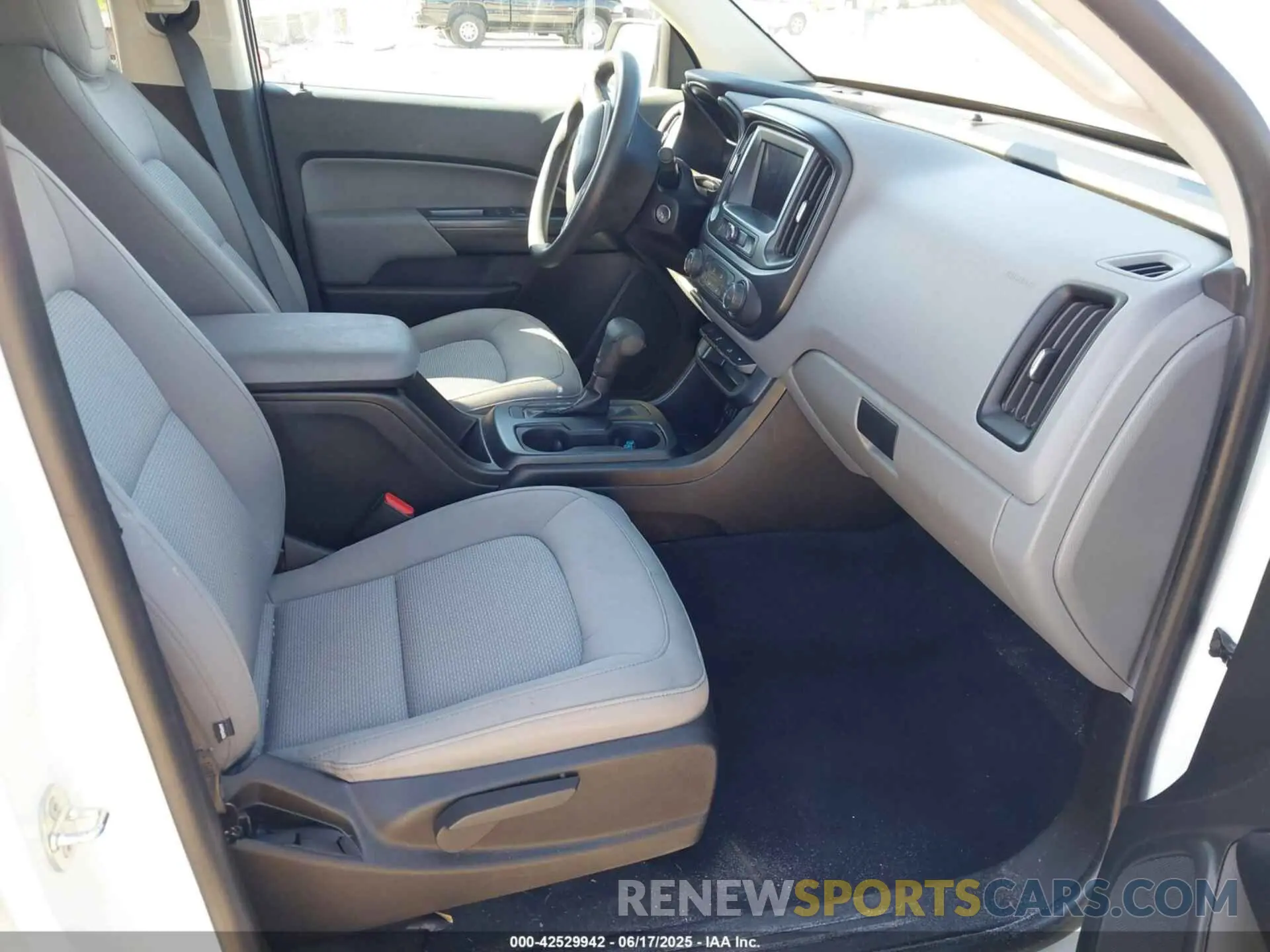 5 fotografías del automóvil dañado 1GTG5BENXM1280252 GMC CANYON 2021