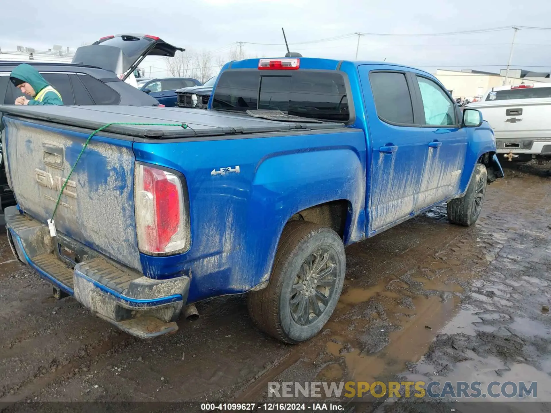 4 fotografías del automóvil dañado 1GTG6CEN1M1245554 GMC CANYON 2021