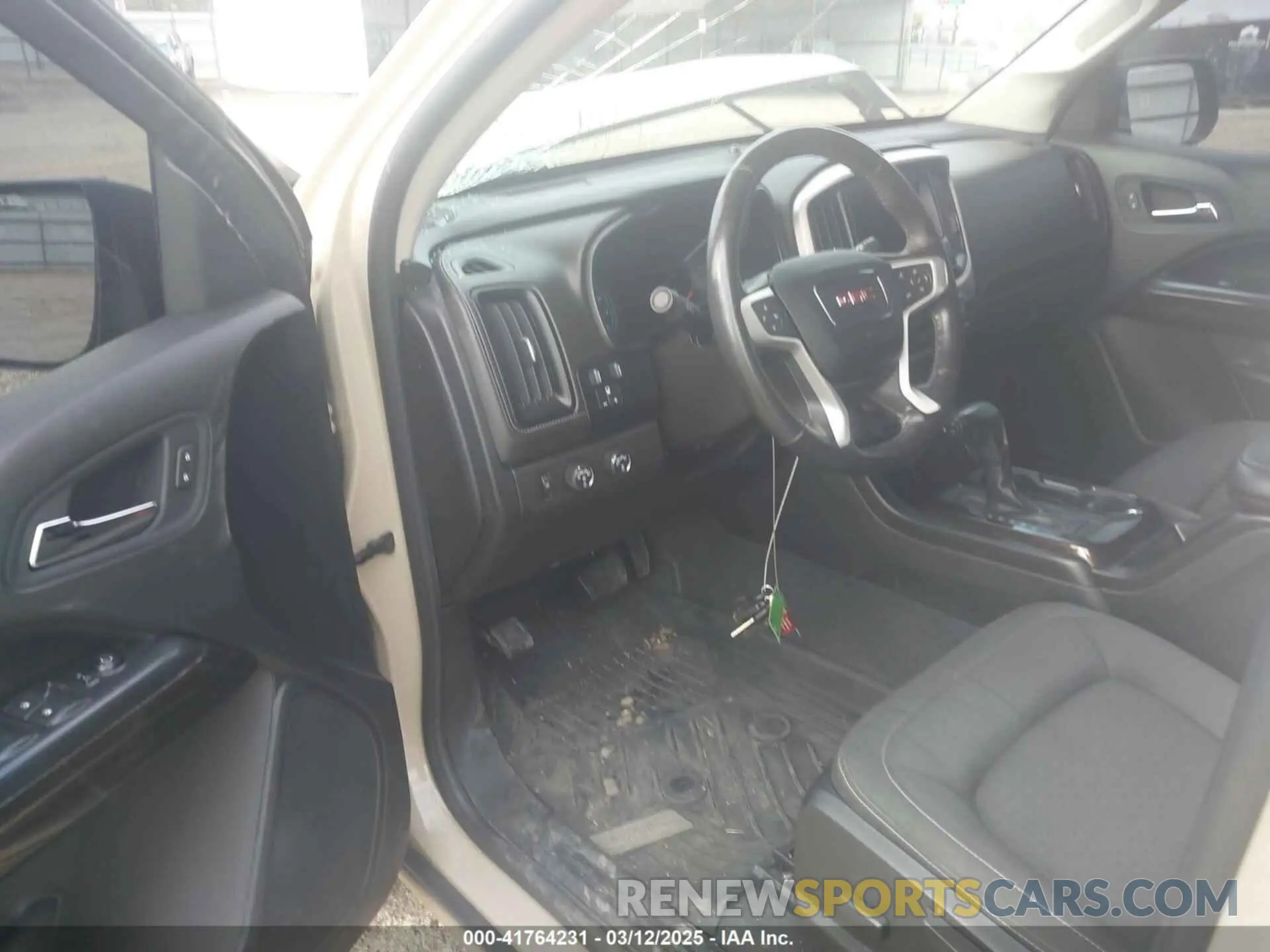 18 fotografías del automóvil dañado 1GTG6CEN4M1279682 GMC CANYON 2021