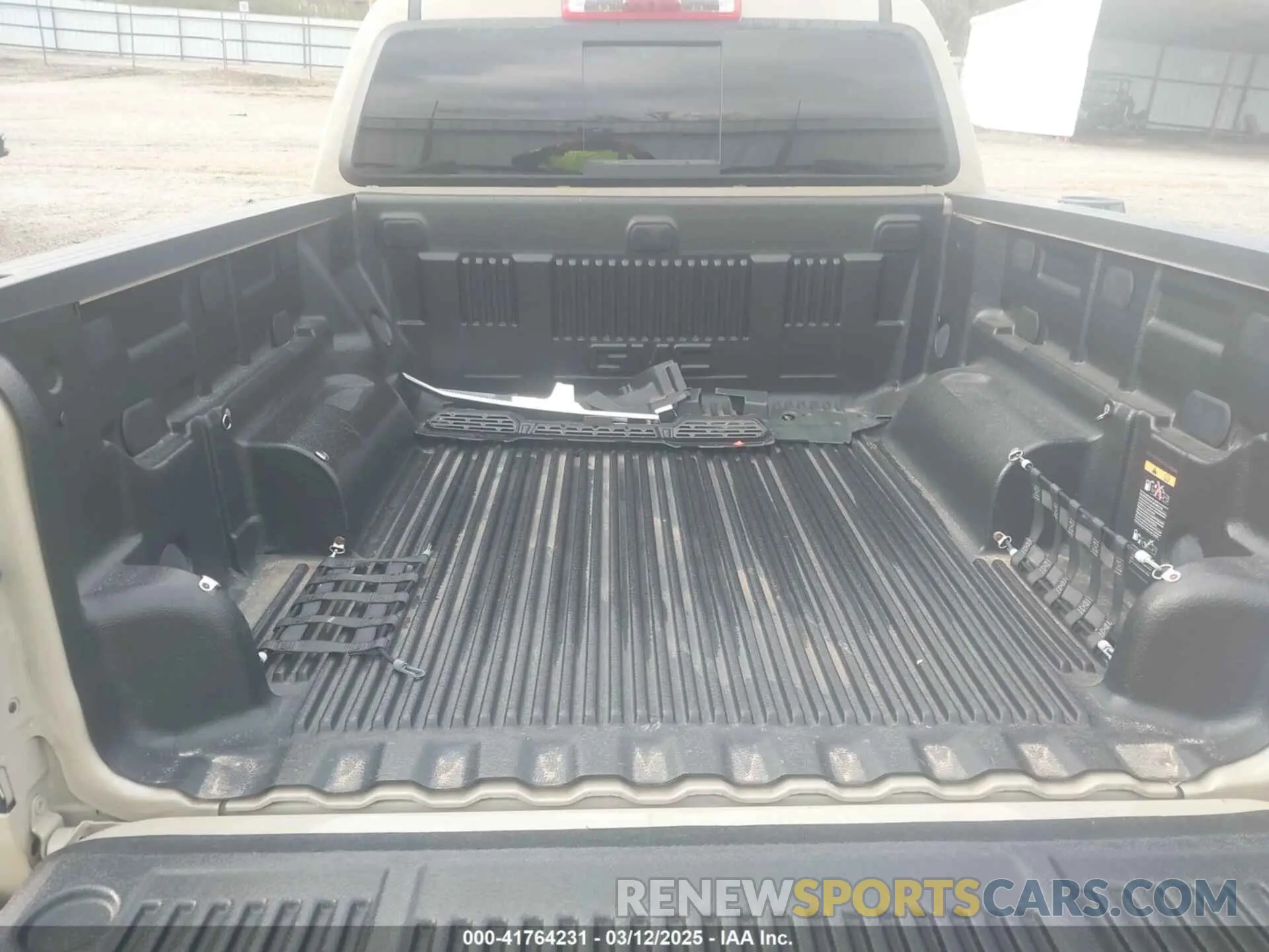20 fotografías del automóvil dañado 1GTG6CEN4M1279682 GMC CANYON 2021