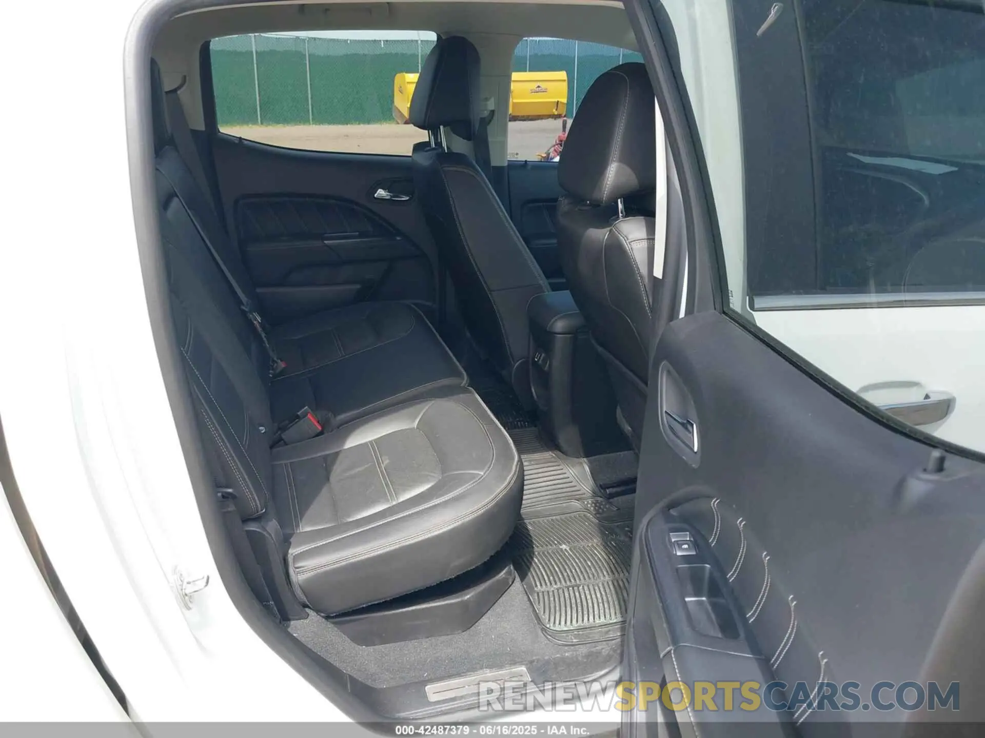 8 fotografías del automóvil dañado 1GTG6EEN4M1170716 GMC CANYON 2021