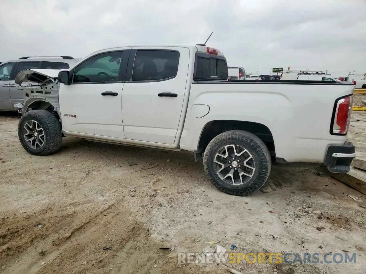 2 fotografías del automóvil dañado 1GTG6FEN0M1122894 GMC CANYON 2021