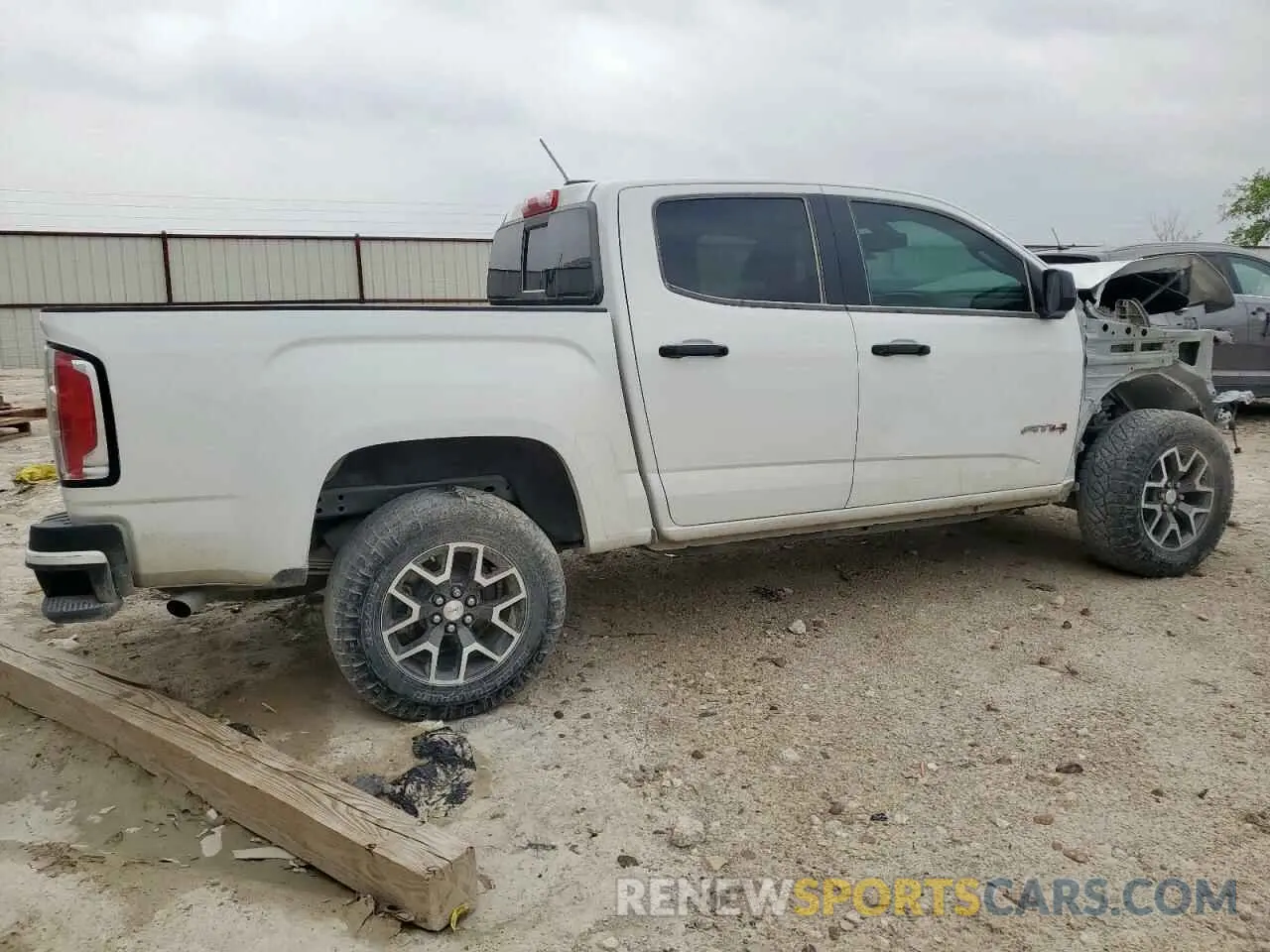 3 fotografías del automóvil dañado 1GTG6FEN0M1122894 GMC CANYON 2021