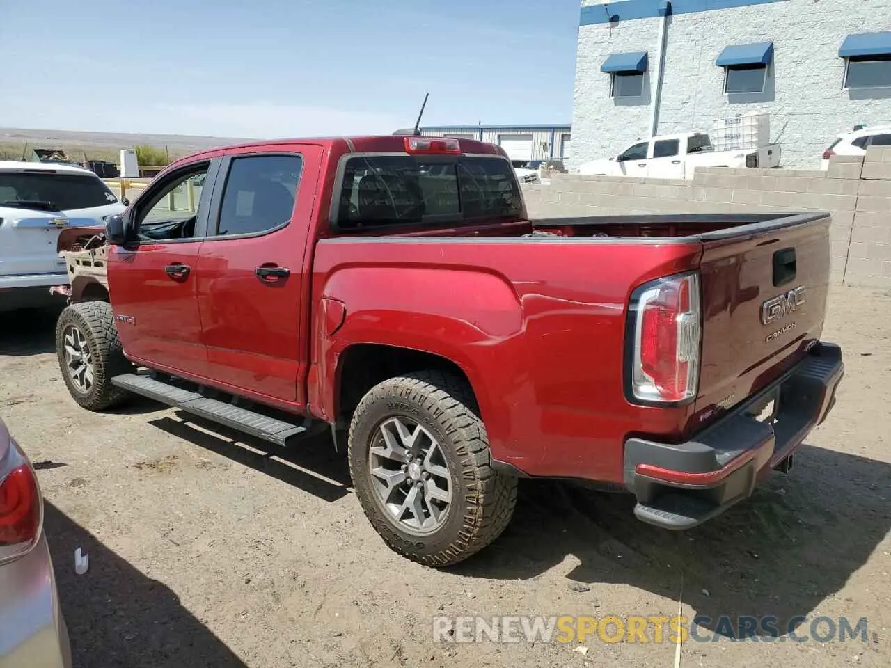2 fotografías del automóvil dañado 1GTG6FEN4M1211349 GMC CANYON 2021