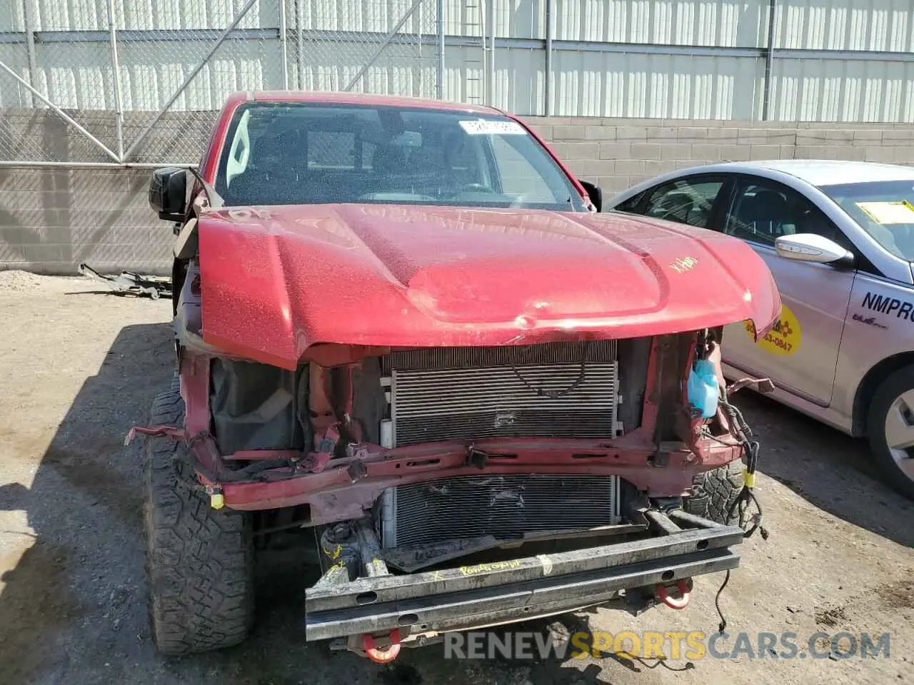 5 fotografías del automóvil dañado 1GTG6FEN4M1211349 GMC CANYON 2021
