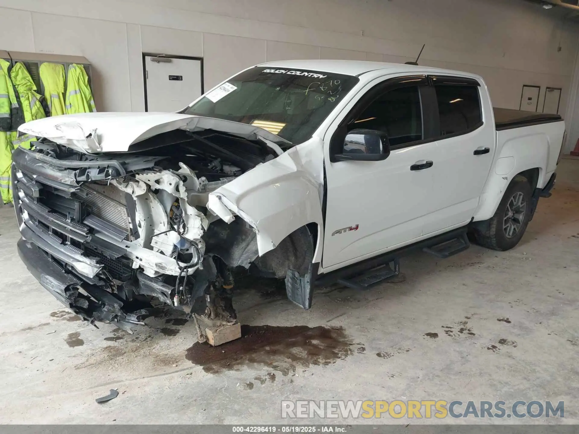2 fotografías del automóvil dañado 1GTG6FEN9M1117712 GMC CANYON 2021