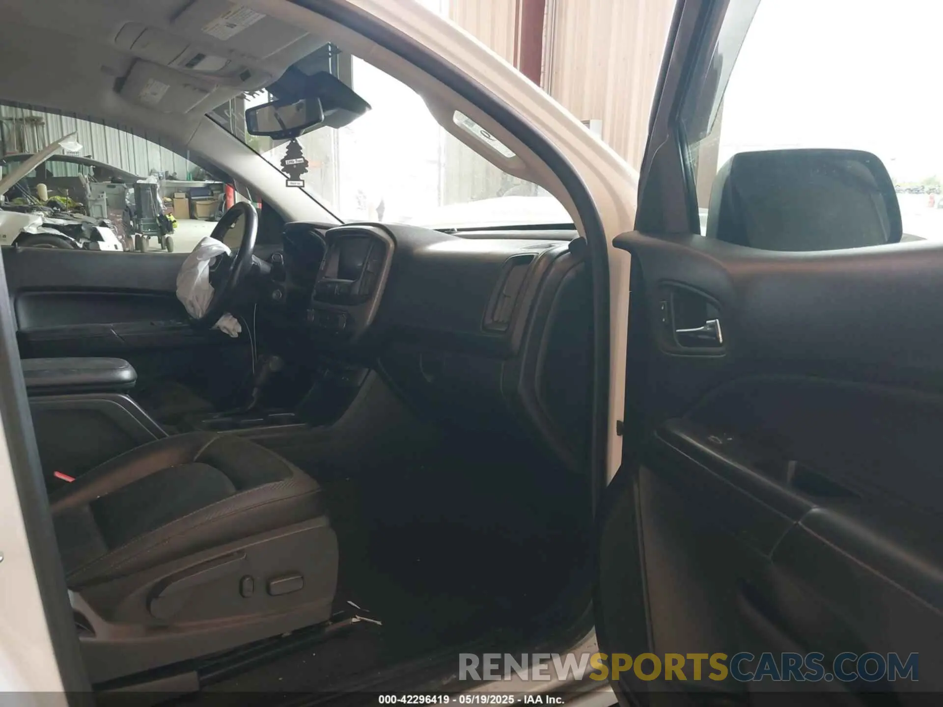 5 fotografías del automóvil dañado 1GTG6FEN9M1117712 GMC CANYON 2021