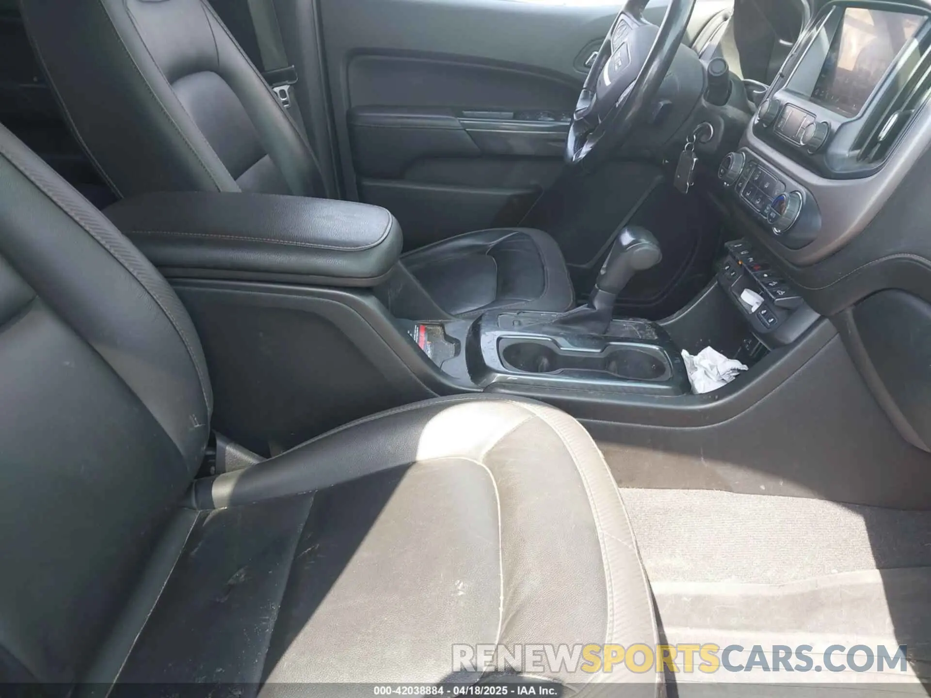 5 fotografías del automóvil dañado 1GTG6FENXM1291689 GMC CANYON 2021