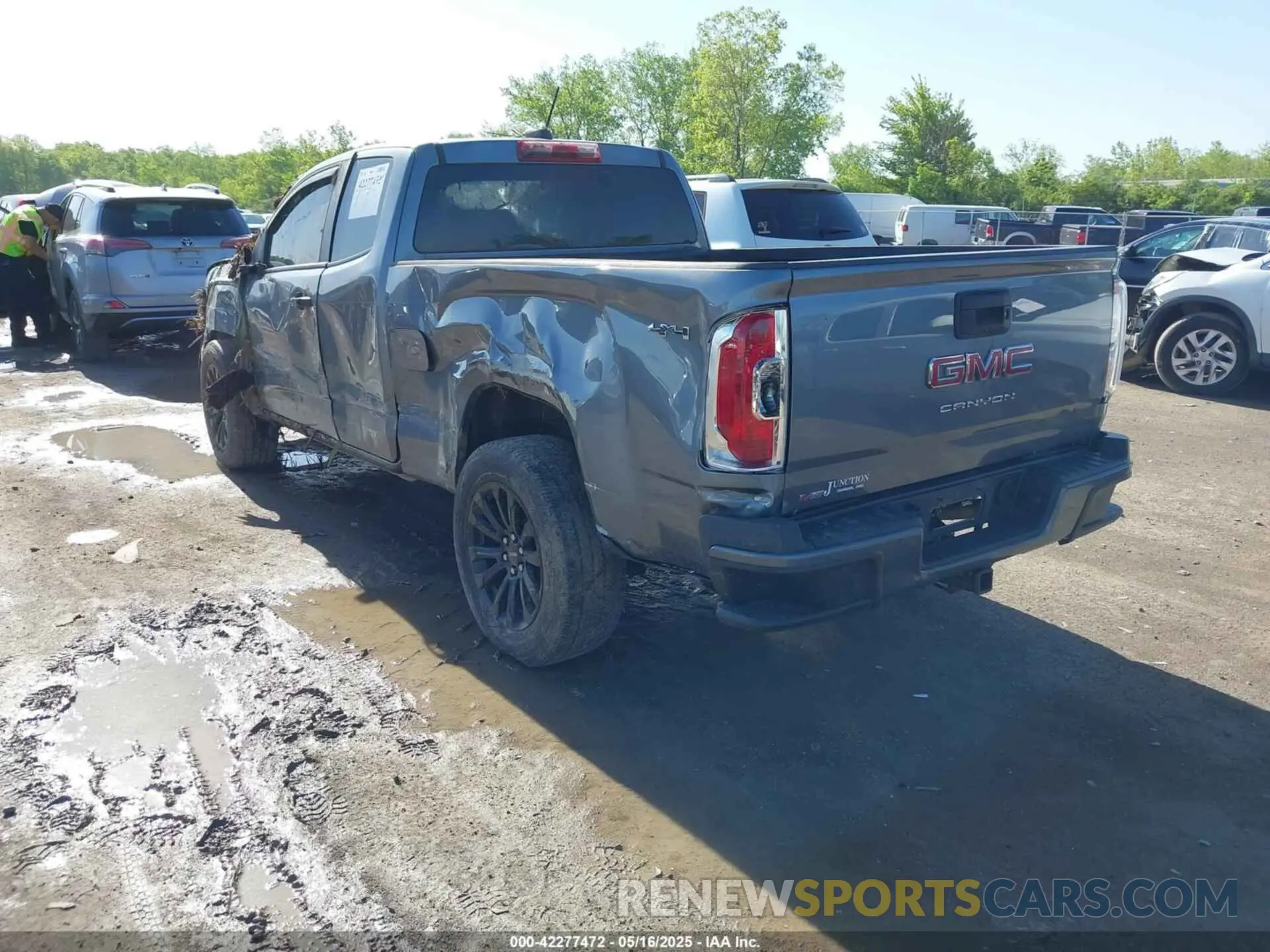 3 fotografías del automóvil dañado 1GTH6BEN2M1216465 GMC CANYON 2021