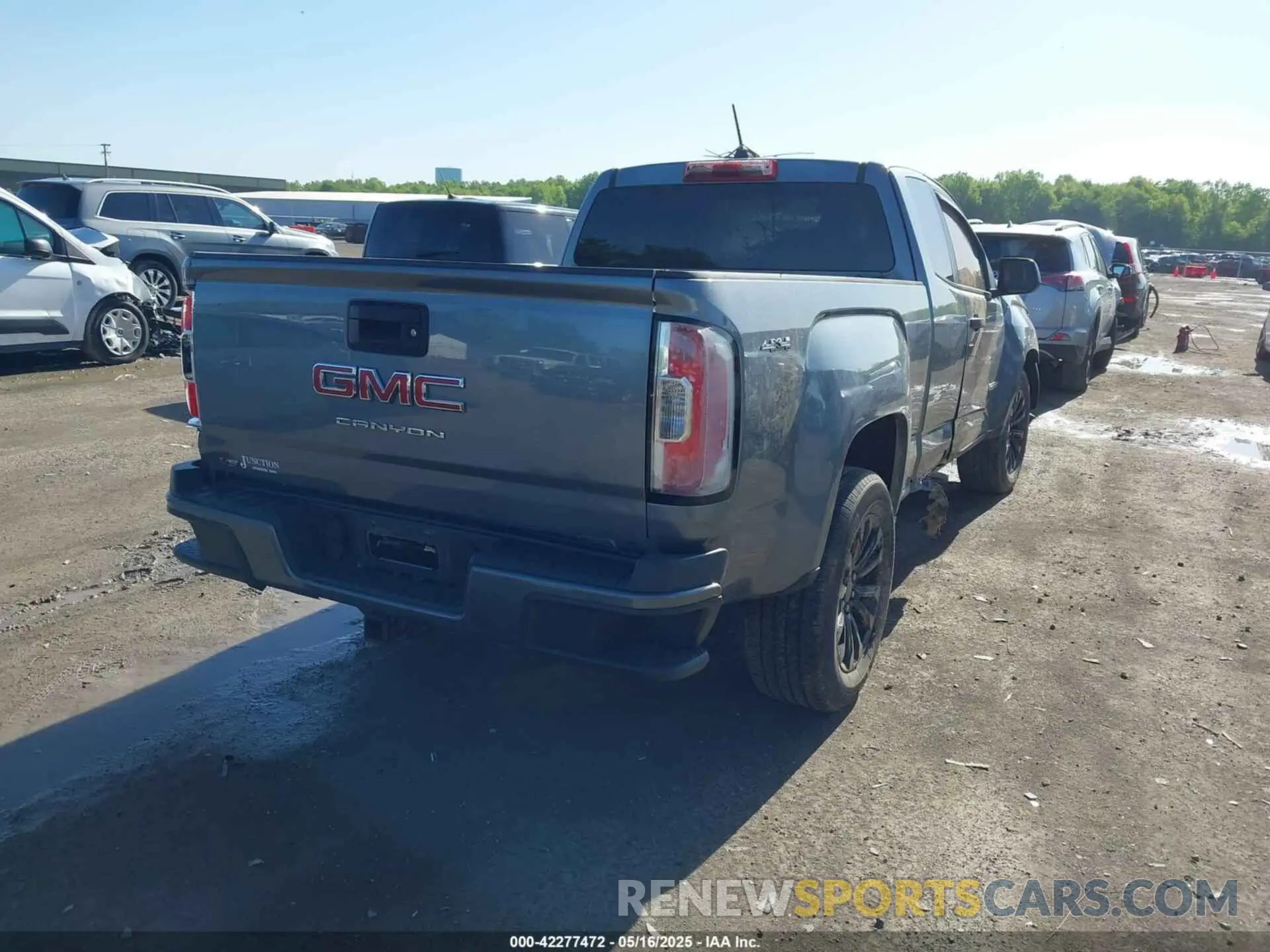 4 fotografías del automóvil dañado 1GTH6BEN2M1216465 GMC CANYON 2021