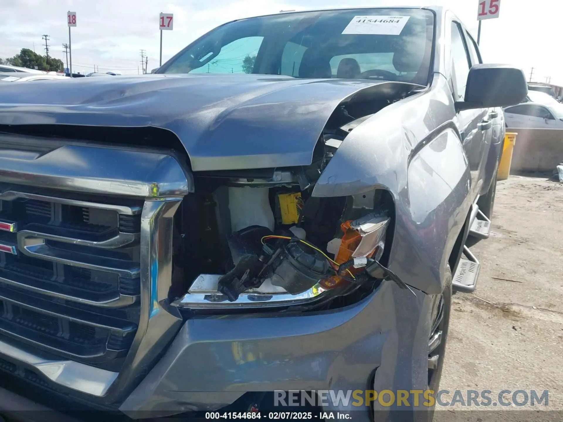 17 fotografías del automóvil dañado 1GTG5BEN3N1174324 GMC CANYON 2022