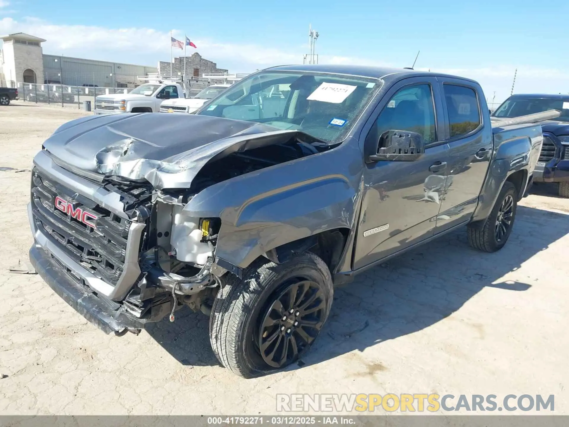 2 fotografías del automóvil dañado 1GTG5BEN5N1291869 GMC CANYON 2022