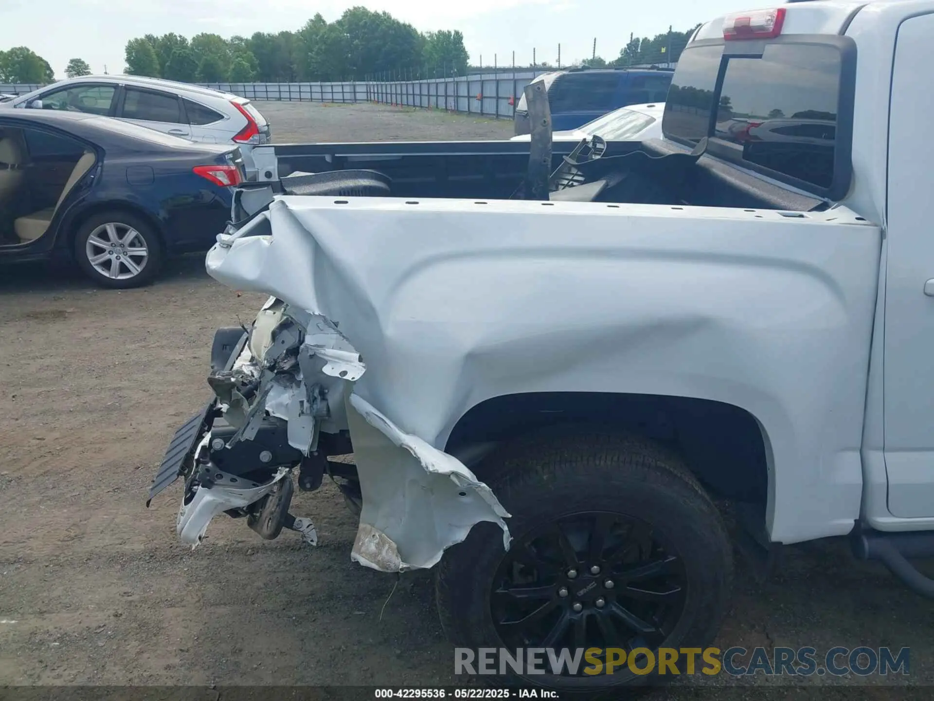 17 fotografías del automóvil dañado 1GTG5CEN0N1201355 GMC CANYON 2022