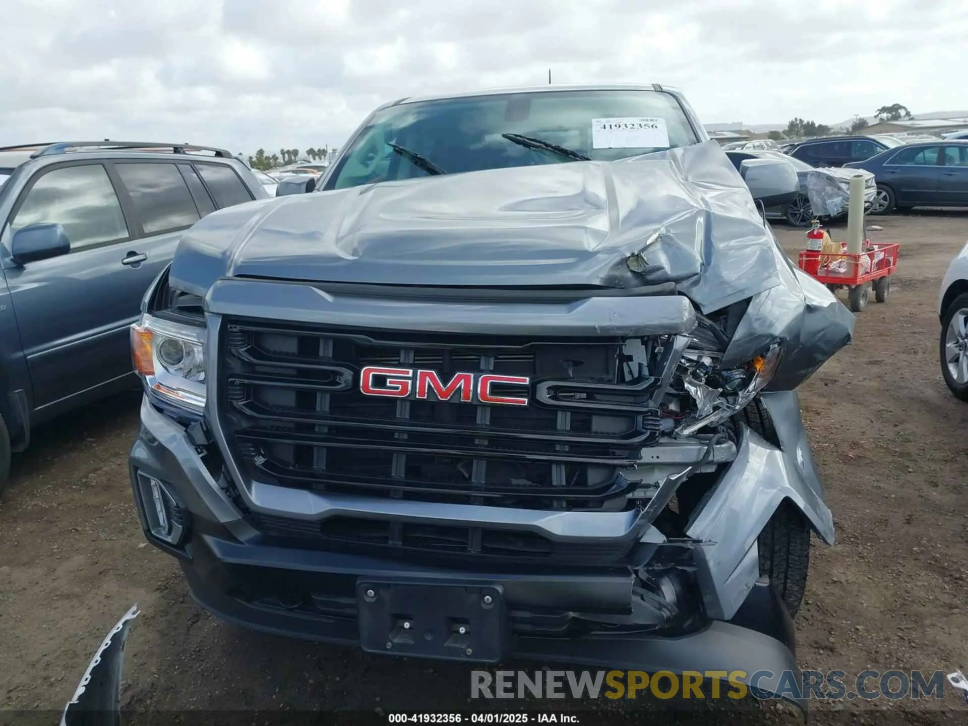 12 fotografías del automóvil dañado 1GTG5CEN8N1199841 GMC CANYON 2022