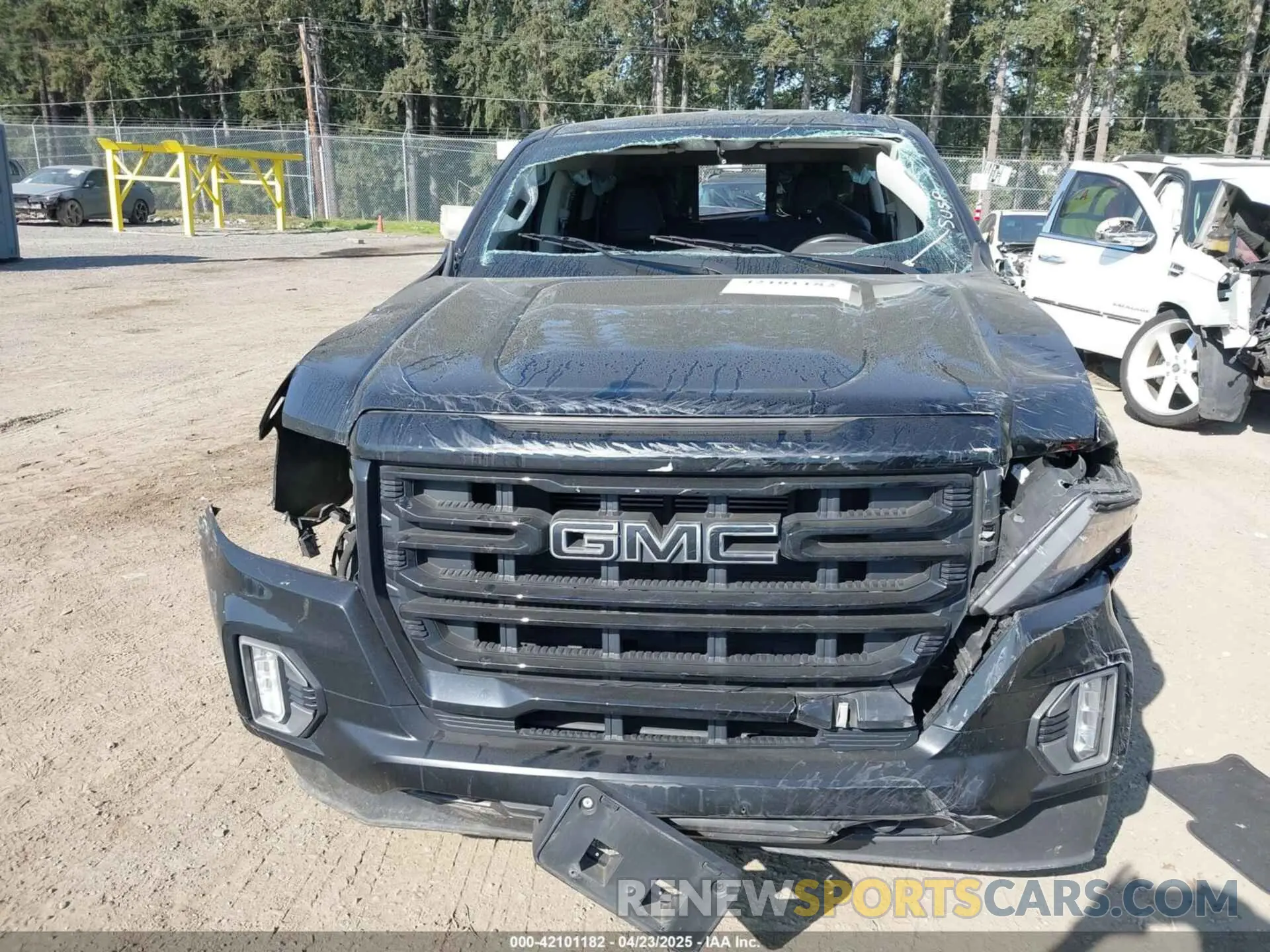 12 fotografías del automóvil dañado 1GTG6CEN1N1322229 GMC CANYON 2022