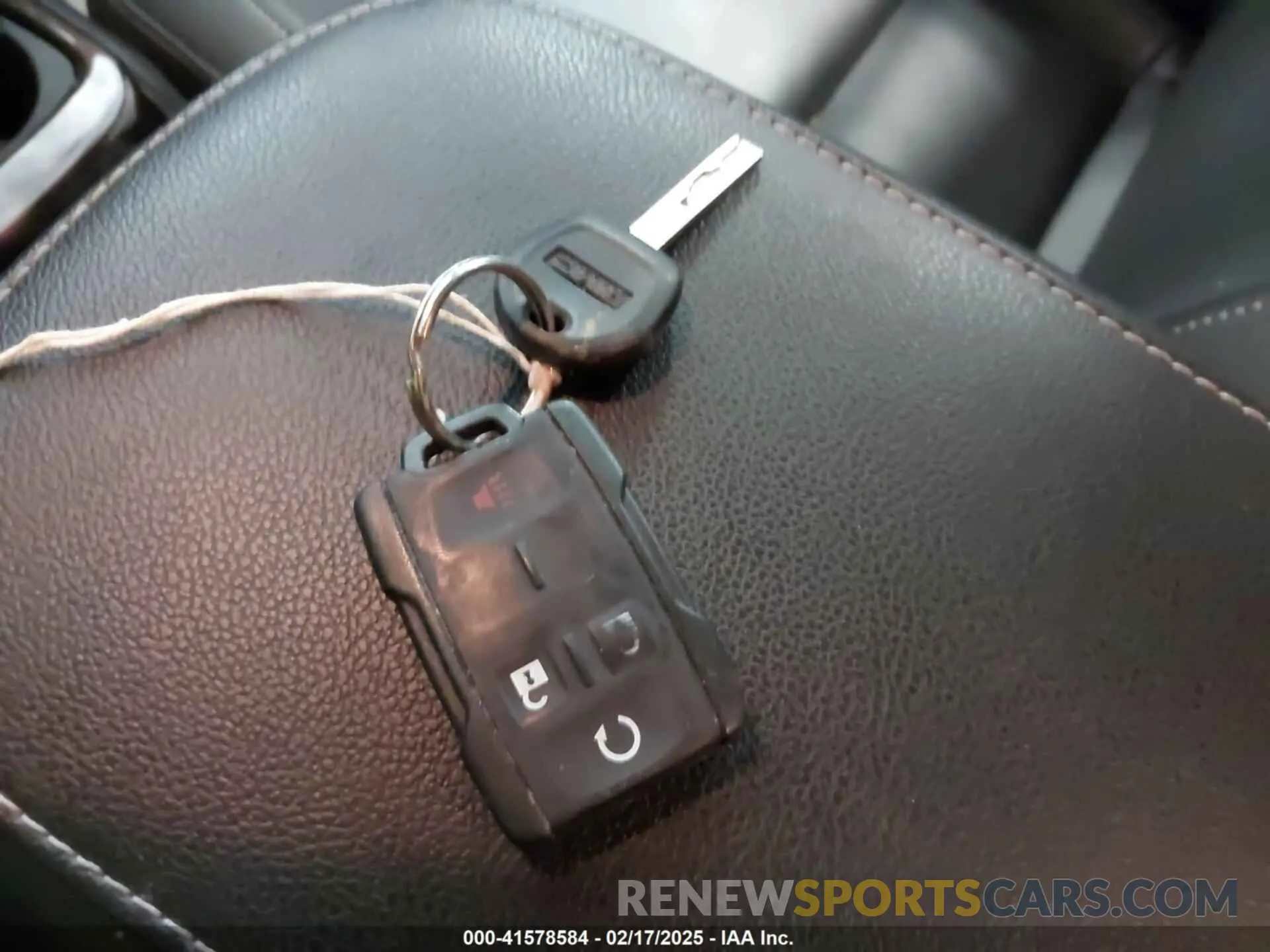11 fotografías del automóvil dañado 1GTG6CEN6N1249763 GMC CANYON 2022