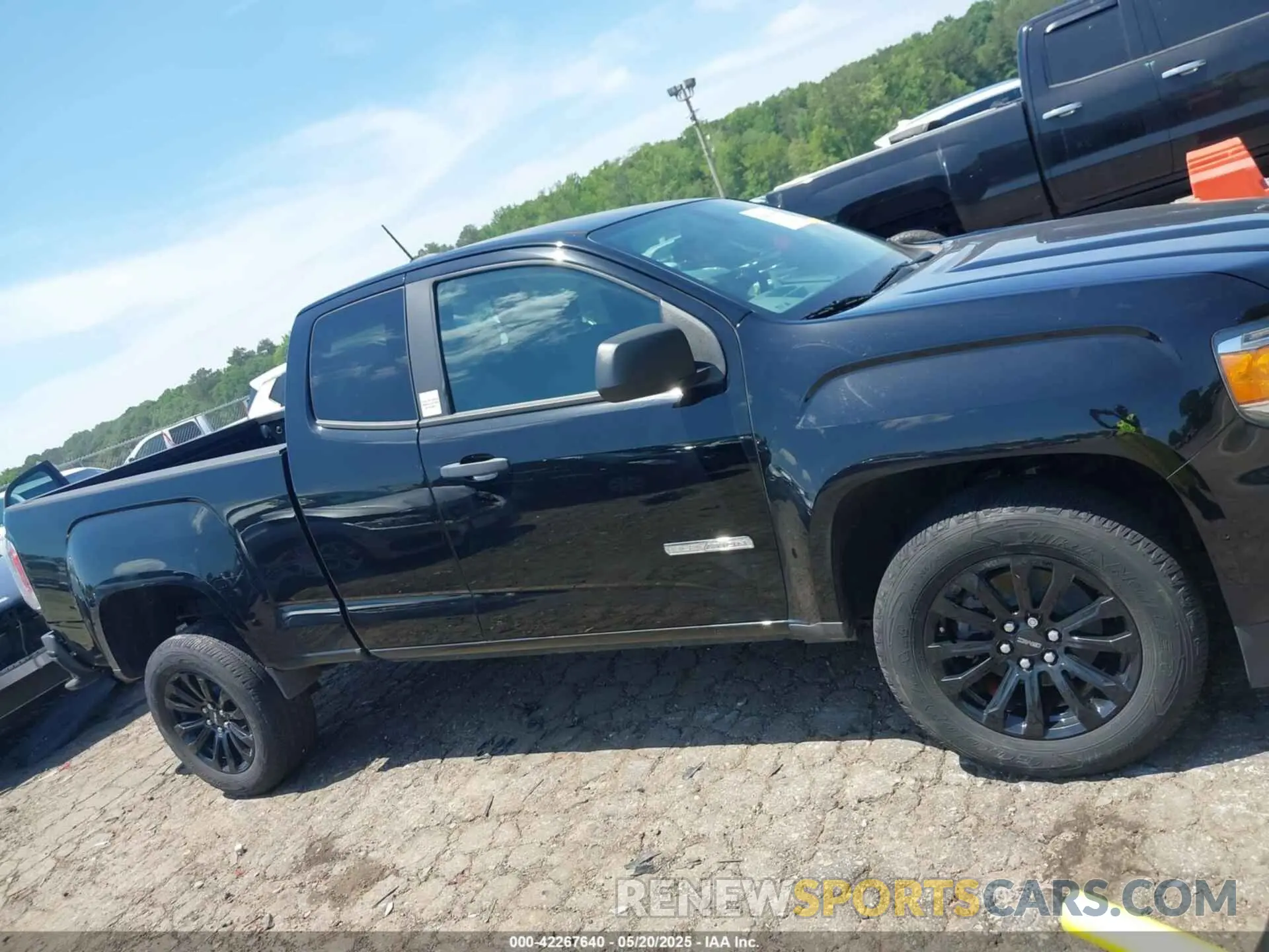 13 fotografías del automóvil dañado 1GTH5BEN1N1140855 GMC CANYON 2022