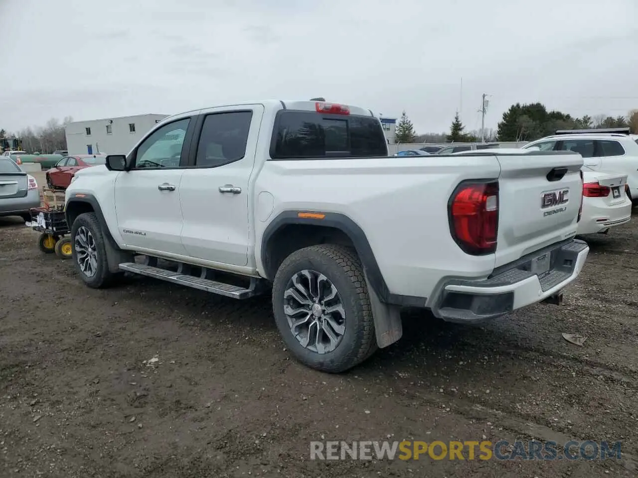 2 fotografías del automóvil dañado 1GTP6FEK0P1195757 GMC CANYON 2023