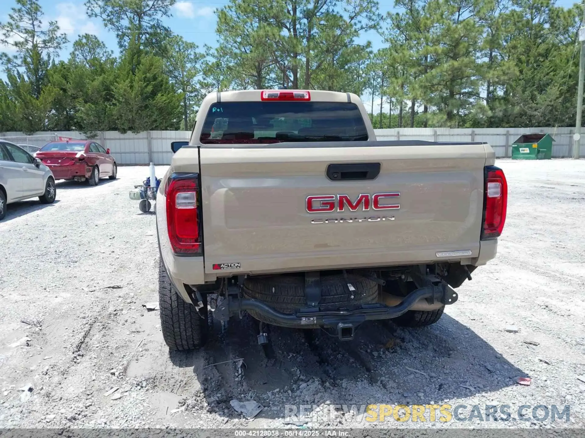 17 fotografías del automóvil dañado 1GTP5BEK8R1200458 GMC CANYON 2024