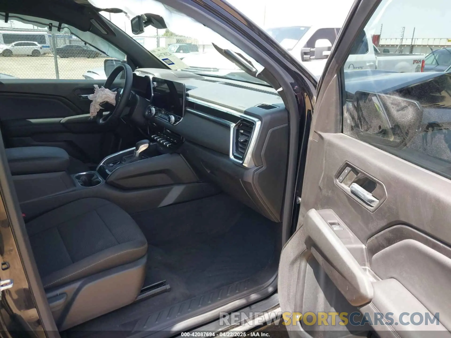 5 fotografías del automóvil dañado 1GTP5BEK9R1272236 GMC CANYON 2024