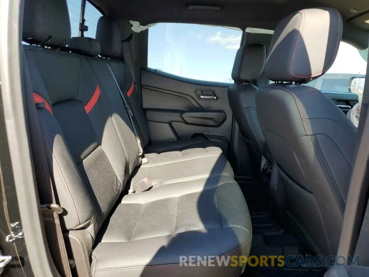 10 fotografías del automóvil dañado 1GTP6BEK8R1233747 GMC CANYON 2024