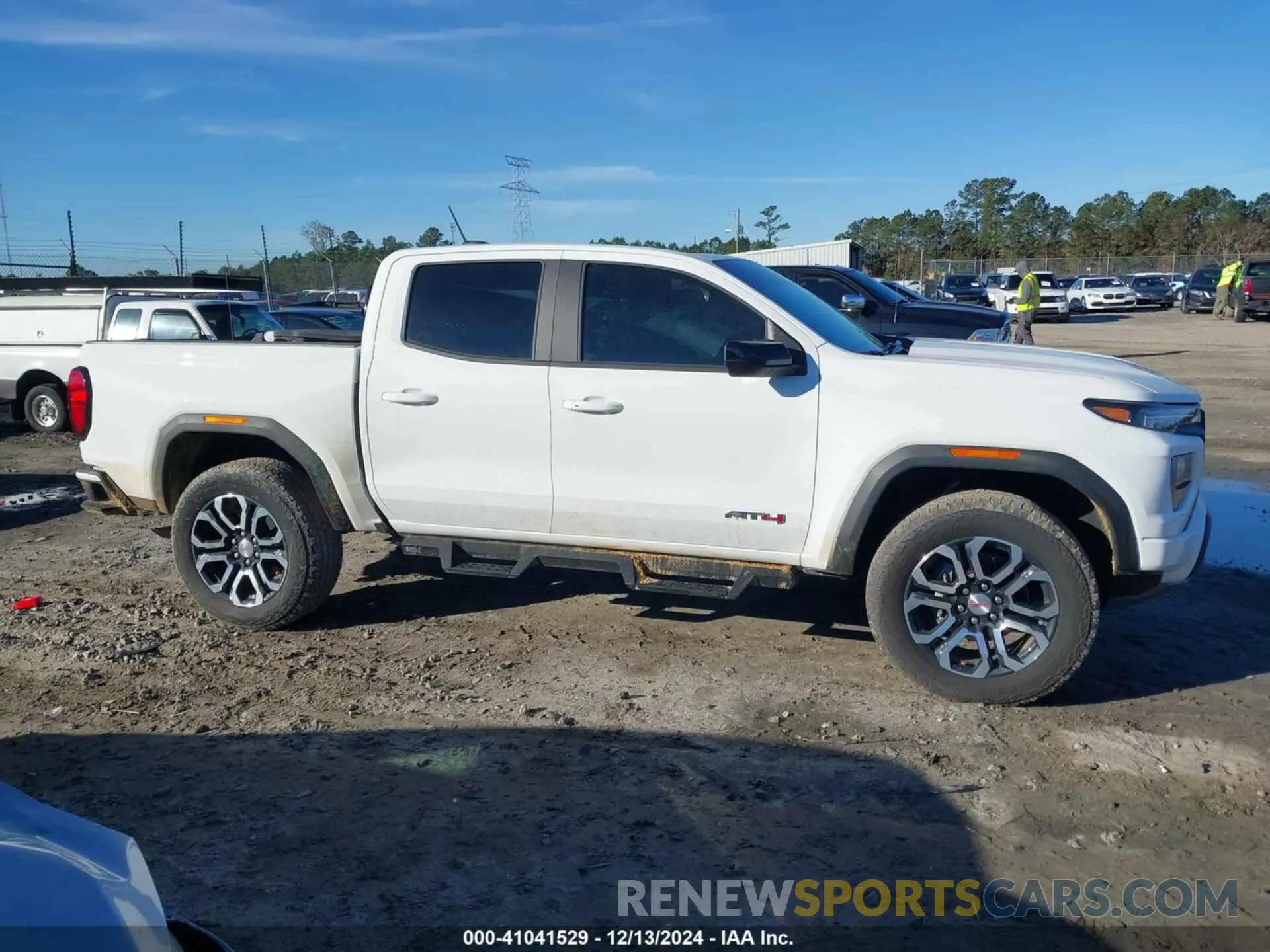 13 fotografías del automóvil dañado 1GTP6DEK6R1236187 GMC CANYON 2024