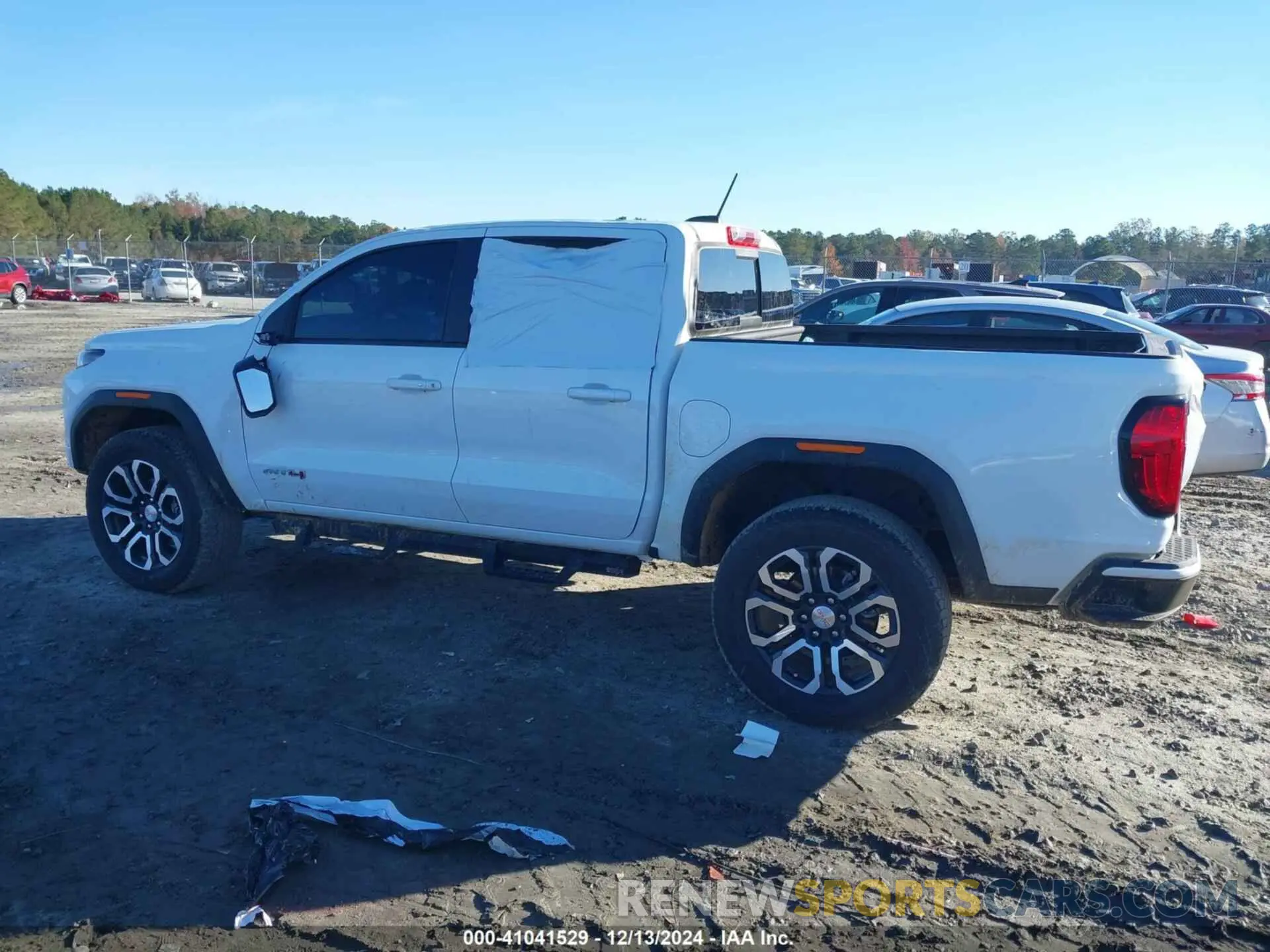14 fotografías del automóvil dañado 1GTP6DEK6R1236187 GMC CANYON 2024