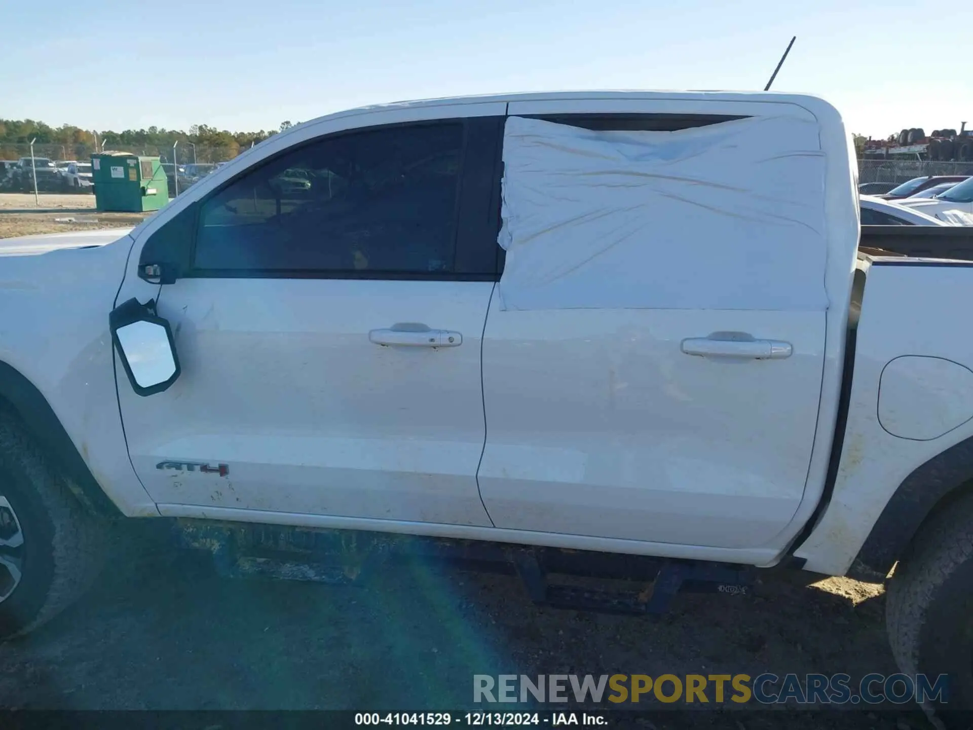 17 fotografías del automóvil dañado 1GTP6DEK6R1236187 GMC CANYON 2024