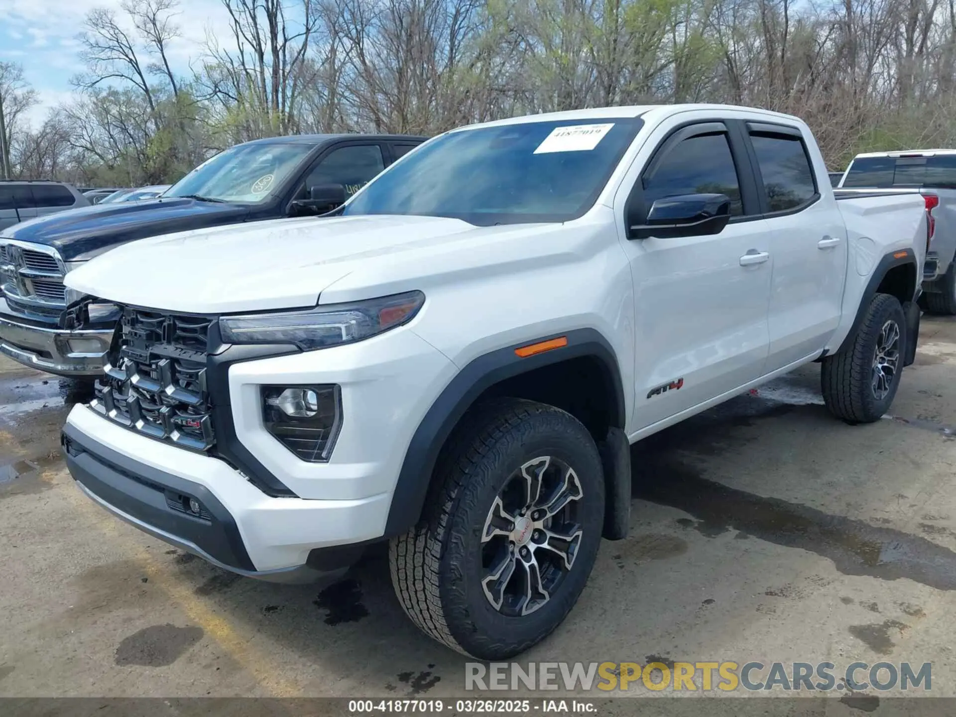 2 fotografías del automóvil dañado 1GTP6DEK7R1128130 GMC CANYON 2024