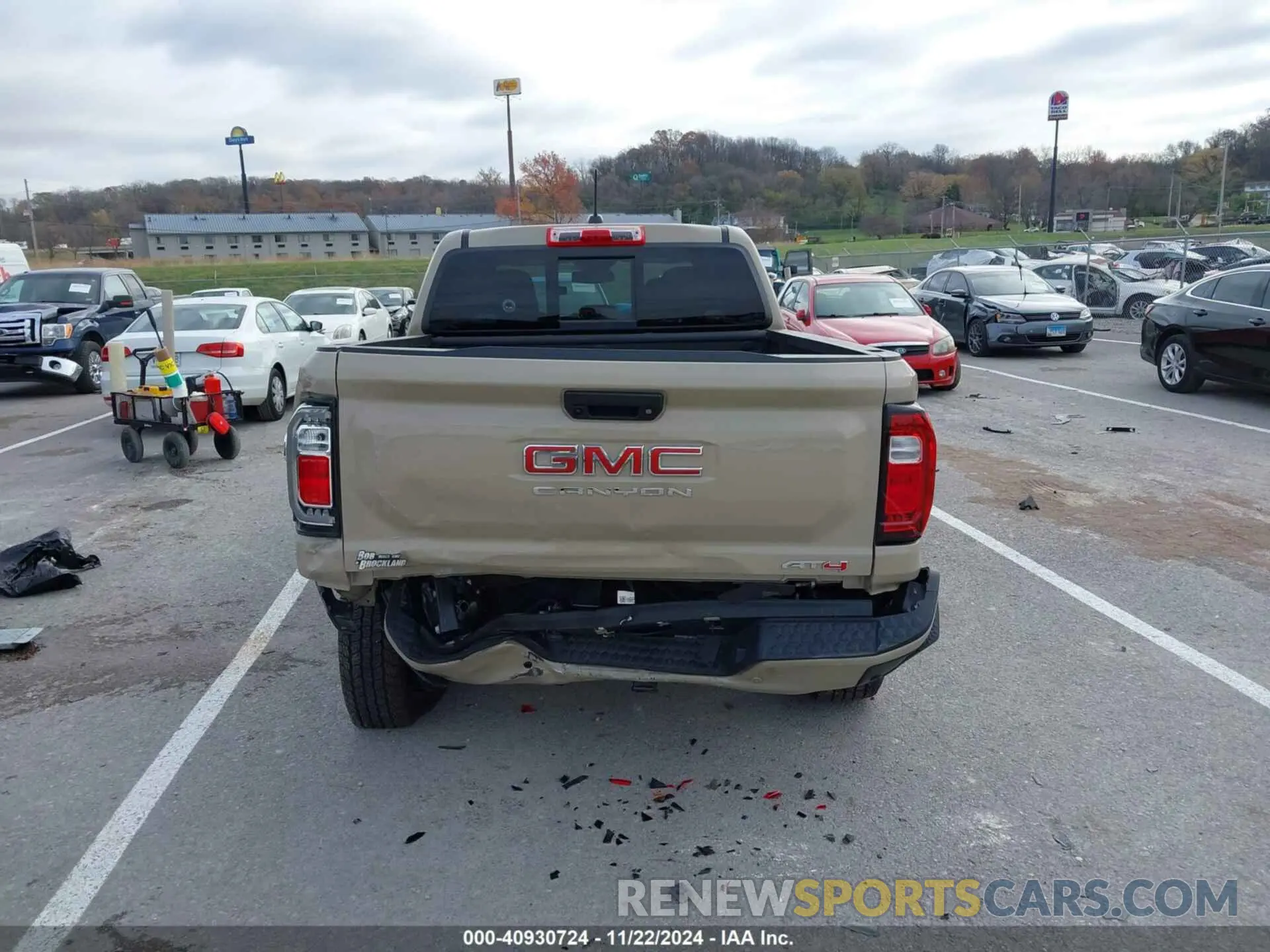 17 fotografías del automóvil dañado 1GTP6DEK8R1179023 GMC CANYON 2024