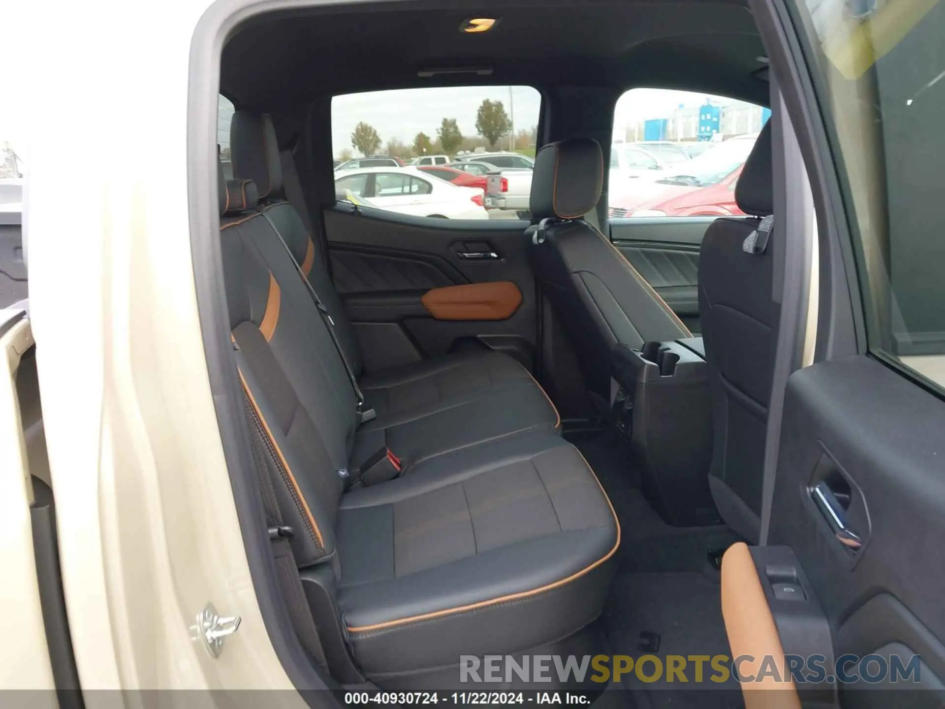 8 fotografías del automóvil dañado 1GTP6DEK8R1179023 GMC CANYON 2024