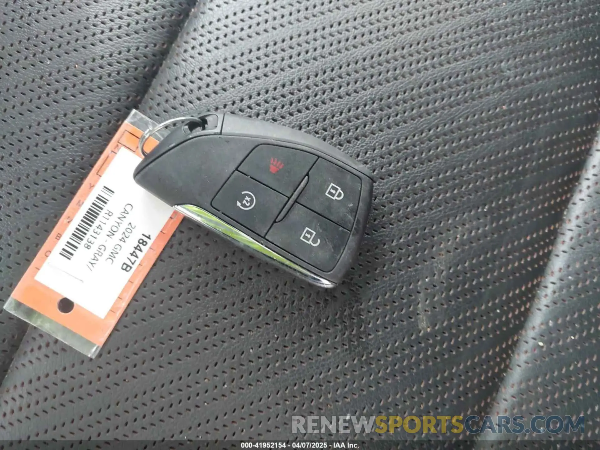 11 fotografías del automóvil dañado 1GTP6DEKXR1143138 GMC CANYON 2024