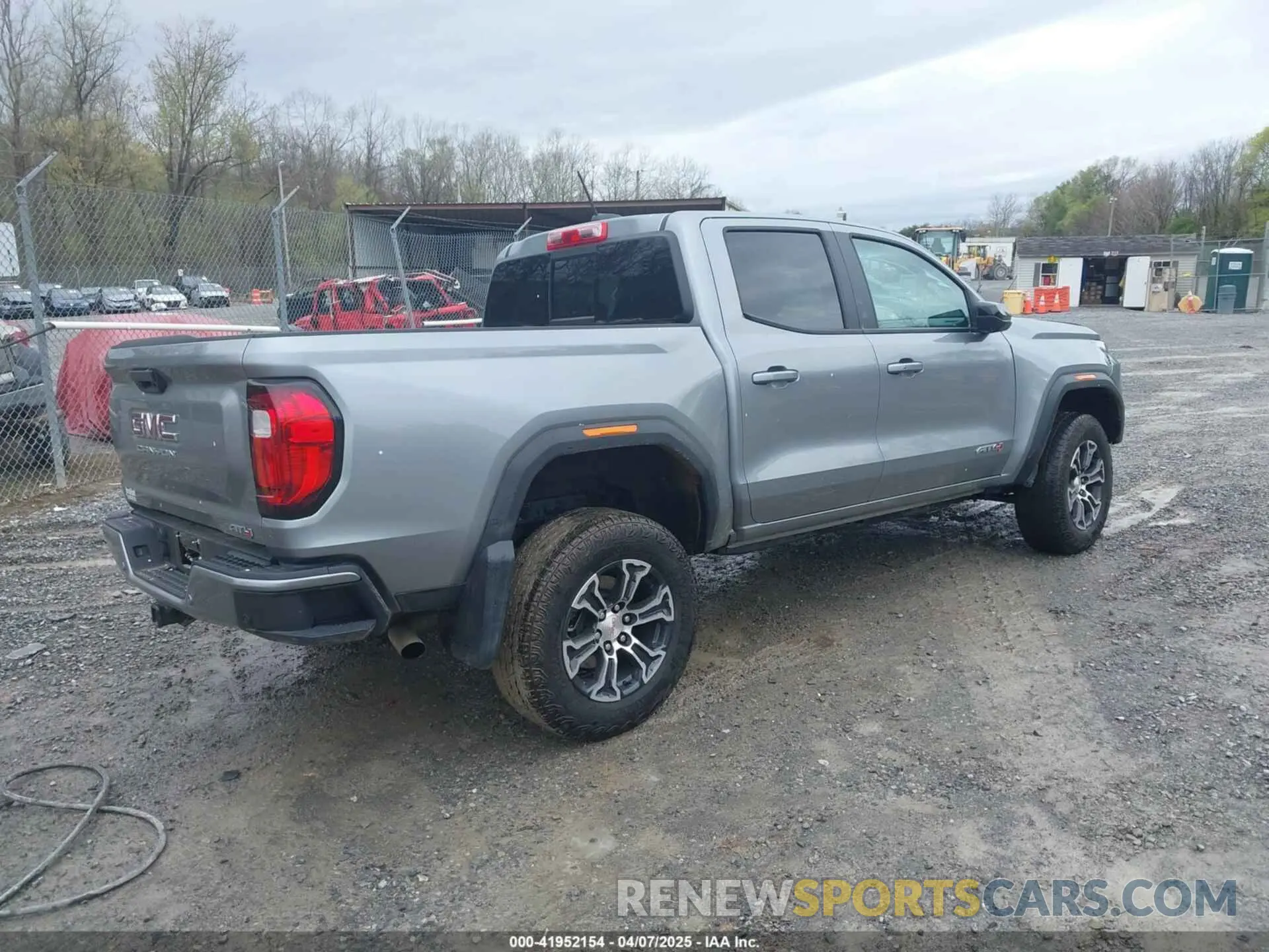 4 fotografías del automóvil dañado 1GTP6DEKXR1143138 GMC CANYON 2024