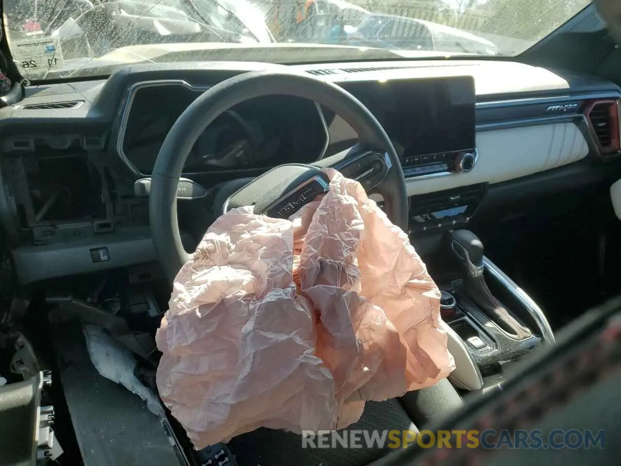 8 fotografías del automóvil dañado 1GTP6EEK7R1133432 GMC CANYON 2024