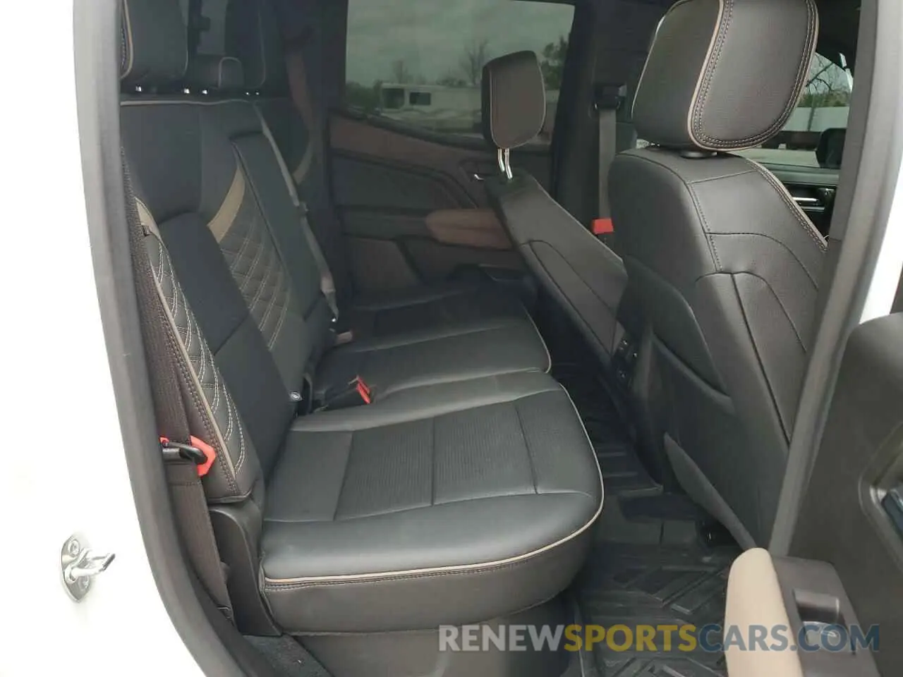 11 fotografías del automóvil dañado 1GTP6FEK1R1167744 GMC CANYON 2024