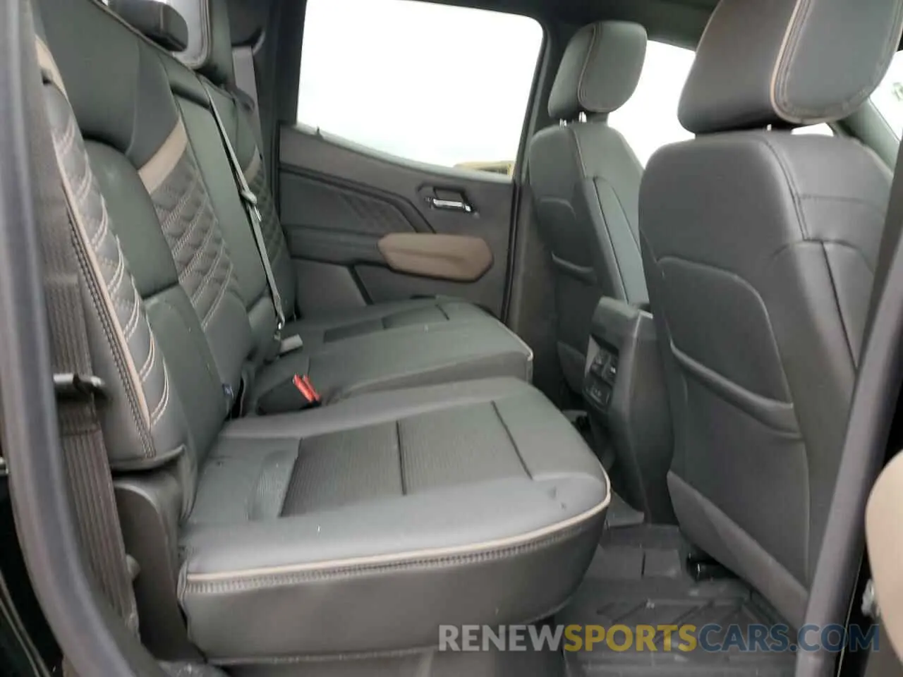 10 fotografías del automóvil dañado 1GTP6FEK7R1306159 GMC CANYON 2024