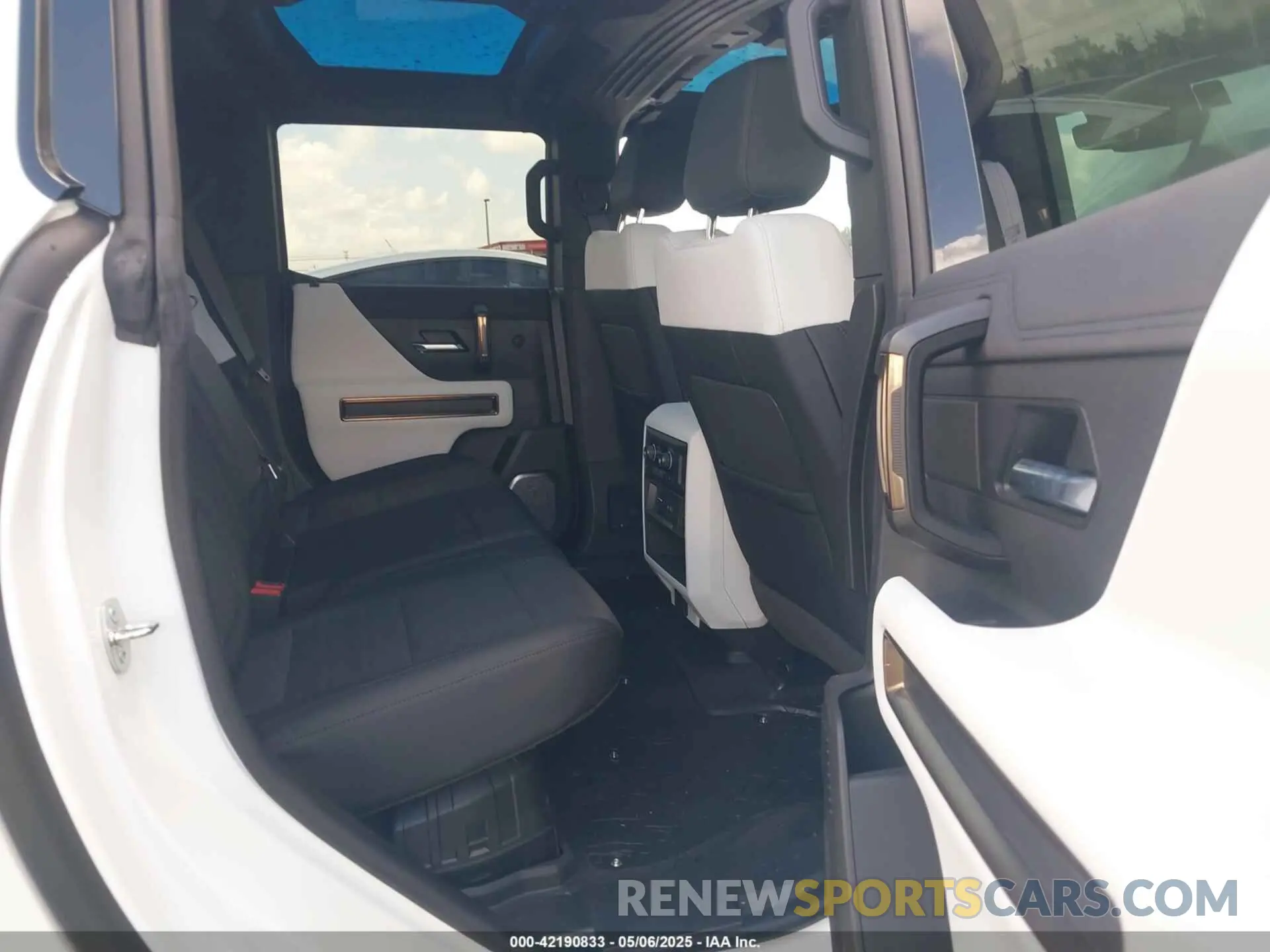 8 fotografías del automóvil dañado 1GT40FDA2NU101127 GMC HUMMER EV PICKUP 2022