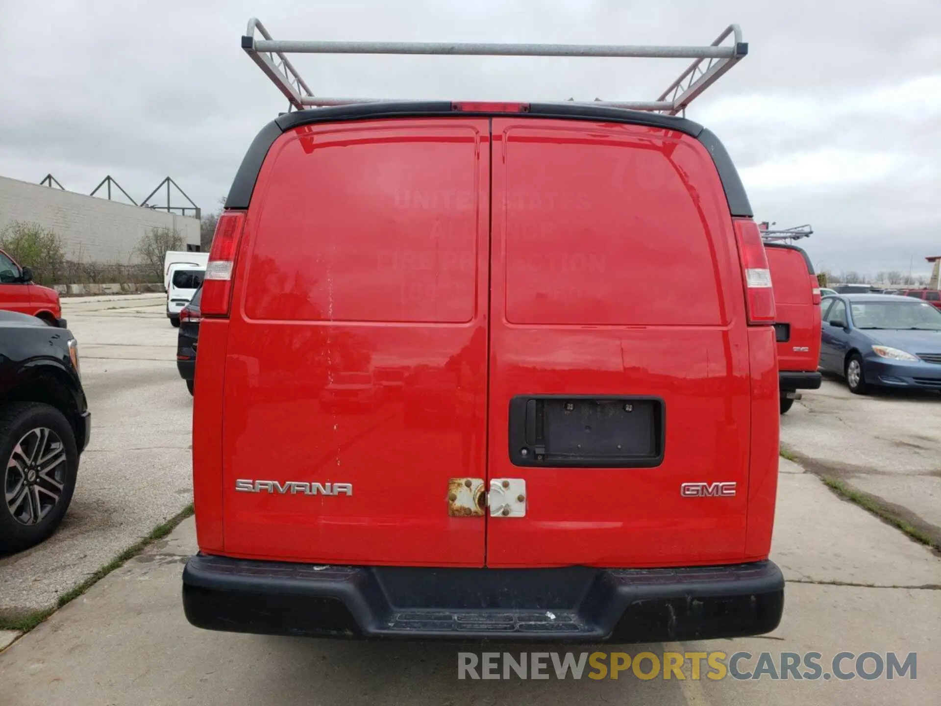 26 fotografías del automóvil dañado 1GTZ7GFP7K1335639 GMC SAVANA 2019