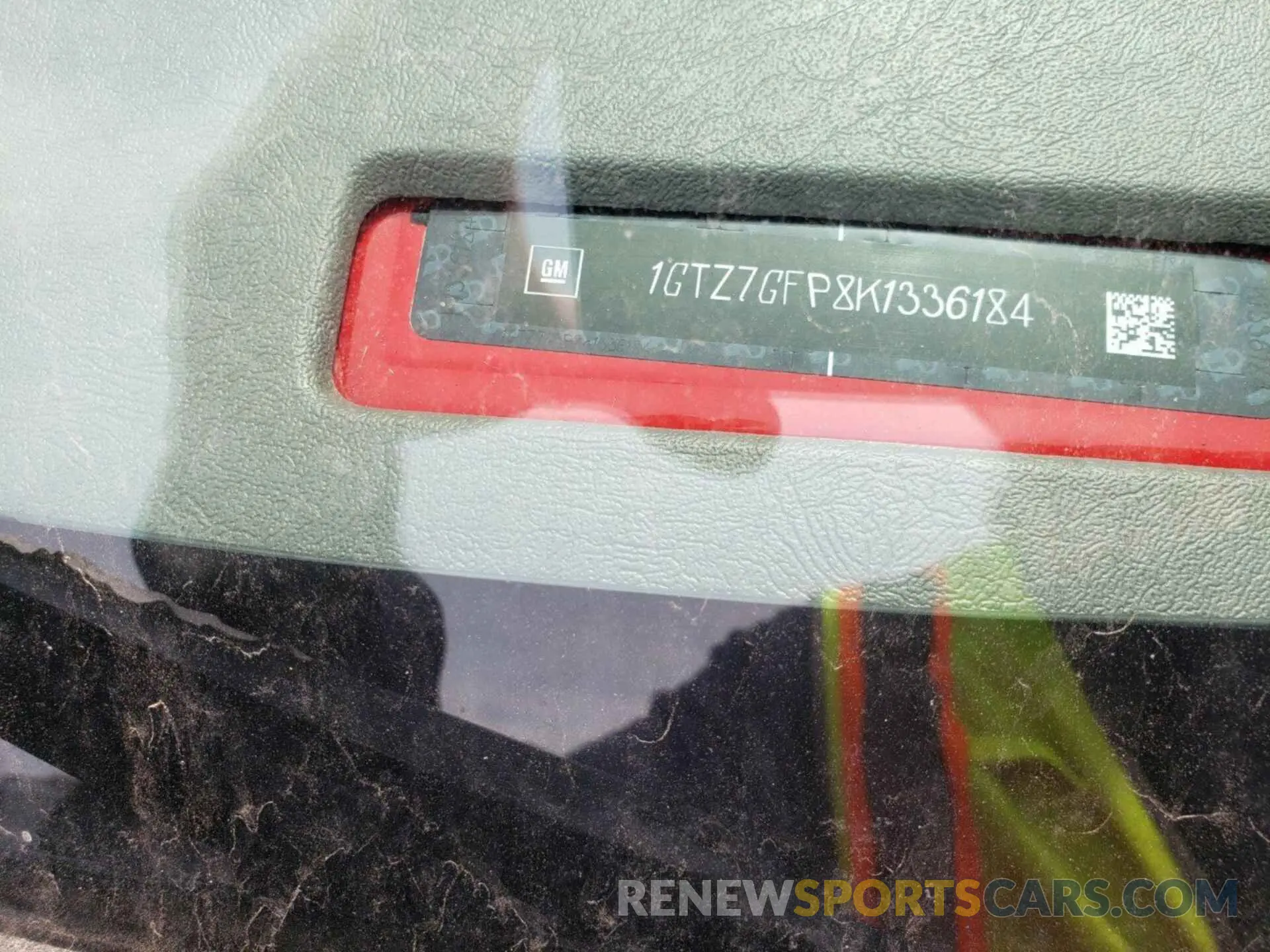 25 fotografías del automóvil dañado 1GTZ7GFP8K1336184 GMC SAVANA 2019