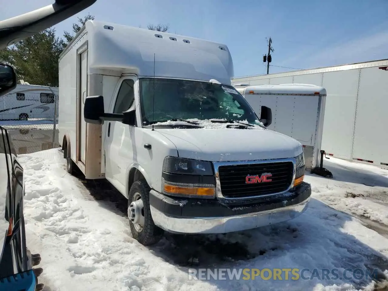 4 fotografías del automóvil dañado 1GD37SFGXL1275765 GMC SAVANA 2020