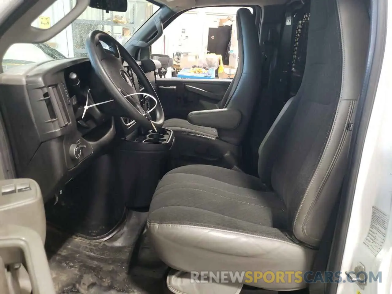 7 fotografías del automóvil dañado 1GTW7AFG1L1220424 GMC SAVANA 2020