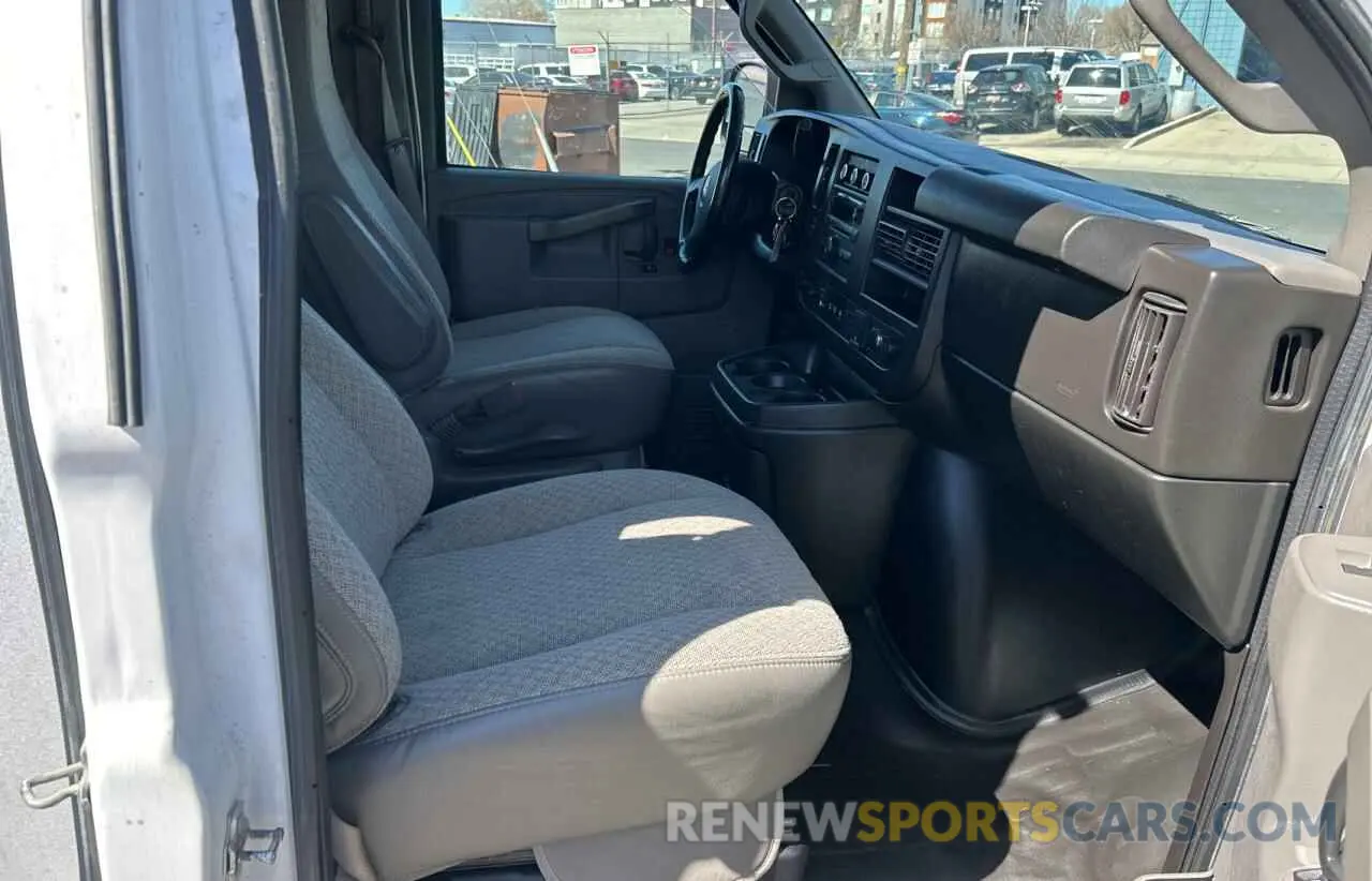 5 fotografías del automóvil dañado 1GTW7AFG5L1123498 GMC SAVANA 2020