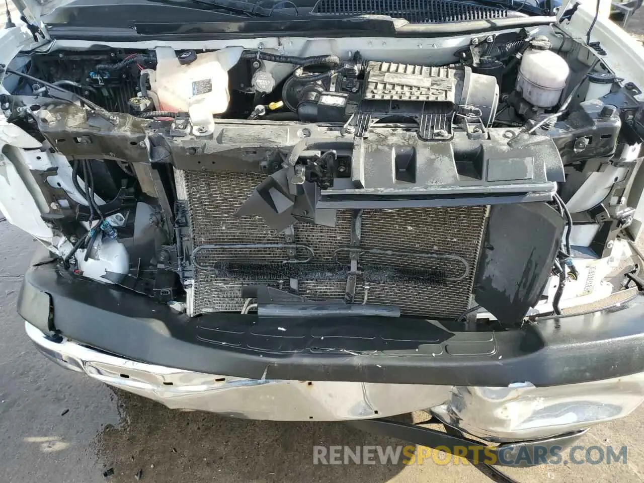 12 fotografías del automóvil dañado 1GTW7AFGXL1264289 GMC SAVANA 2020