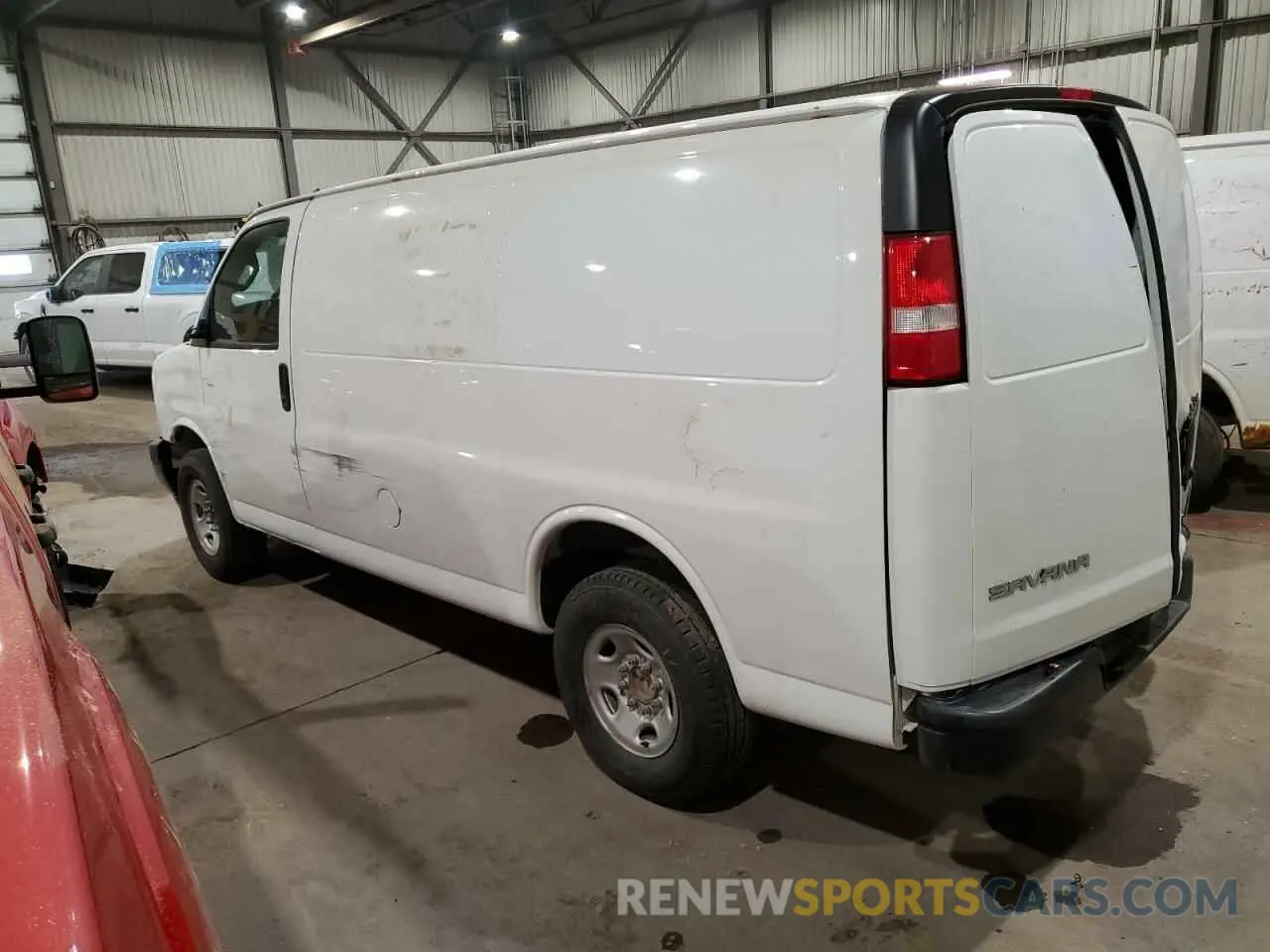 2 fotografías del automóvil dañado 1GTW7AFPXL1273588 GMC SAVANA 2020