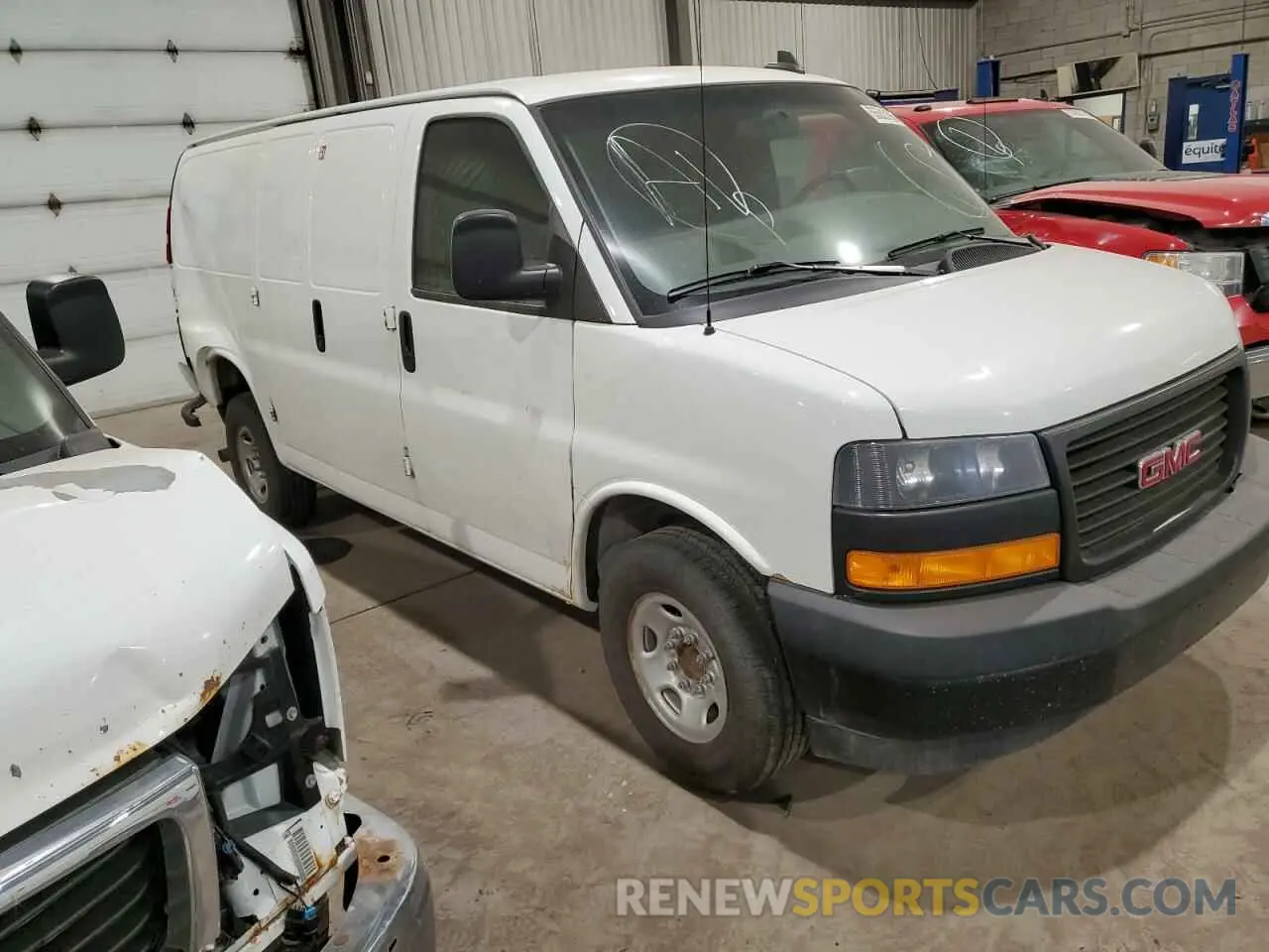 4 fotografías del automóvil dañado 1GTW7AFPXL1273588 GMC SAVANA 2020