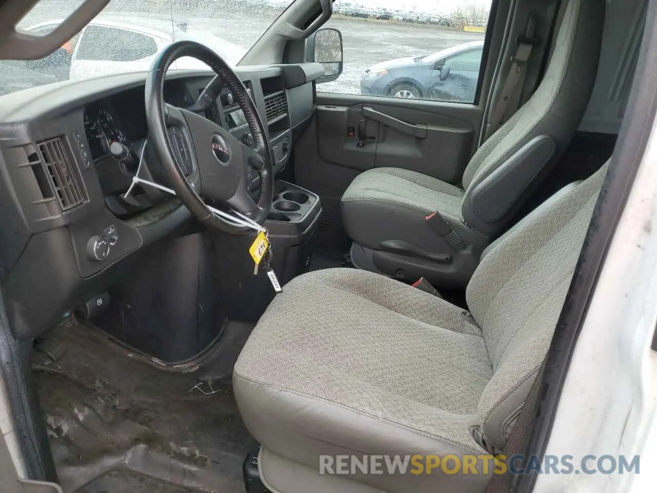 7 fotografías del automóvil dañado 1GTW7AFPXL1273588 GMC SAVANA 2020